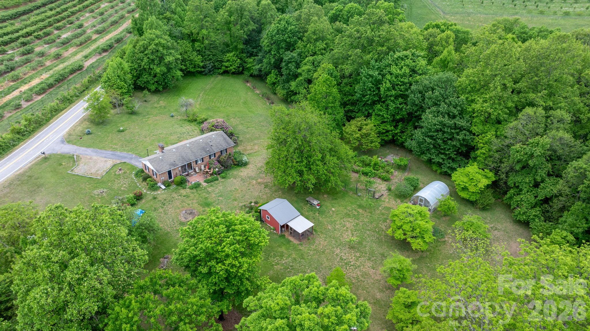 475 Hendren Road — Moravian Falls