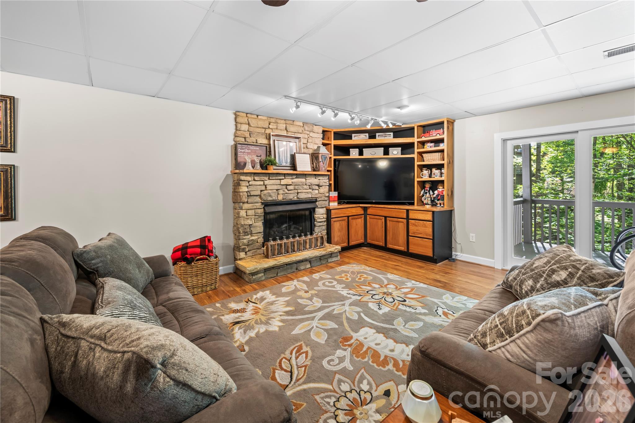 1801 Riverview Court — Hendersonville