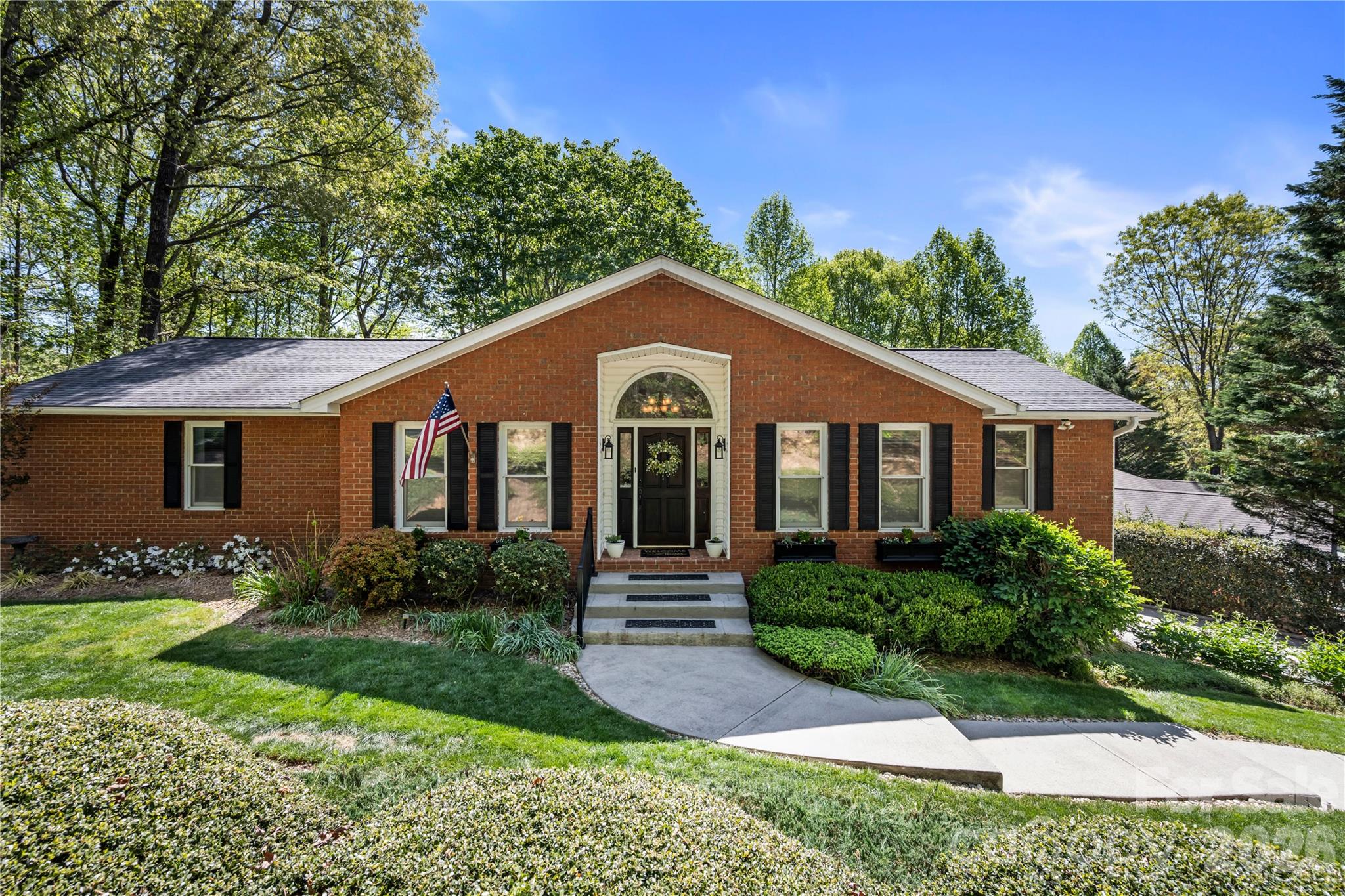 1801 Riverview Court — Hendersonville