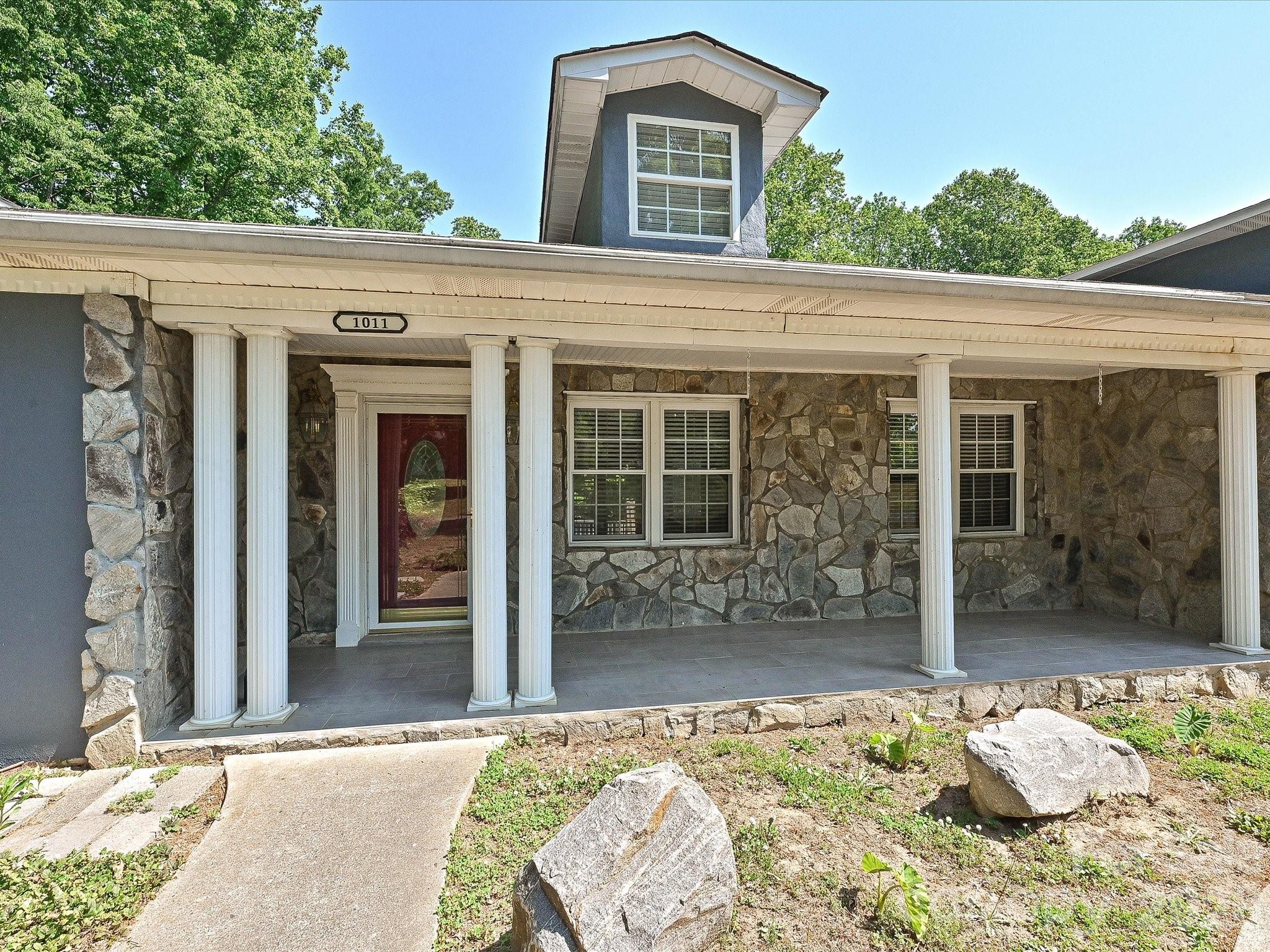 1011 Tarlton Drive — Shelby