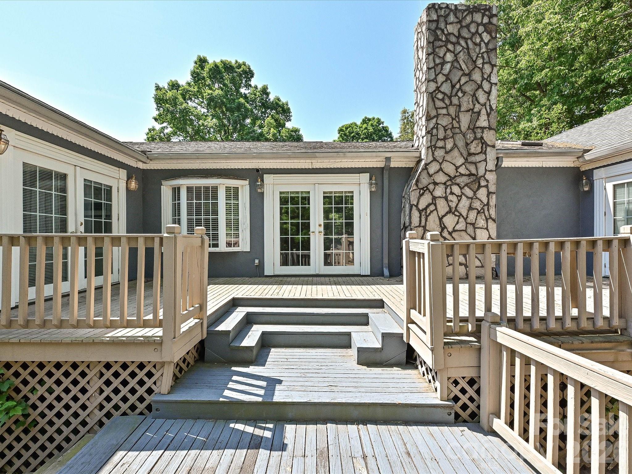1011 Tarlton Drive — Shelby