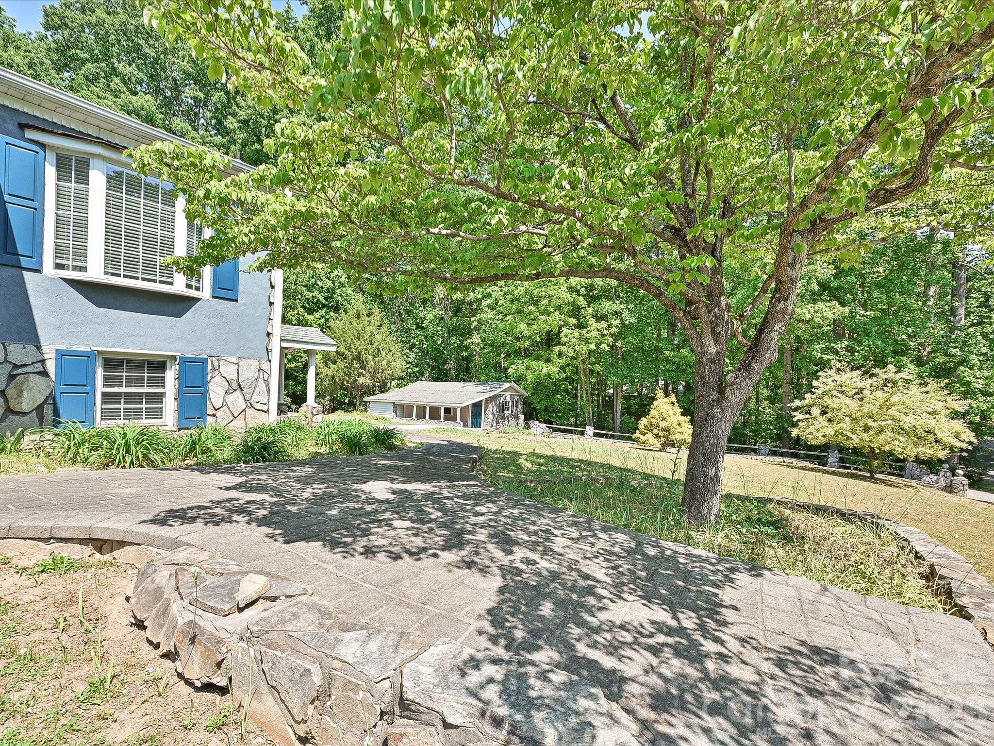 1011 Tarlton Drive — Shelby