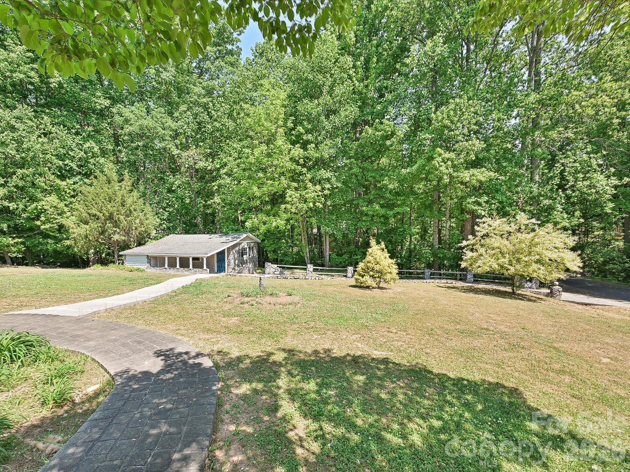 1011 Tarlton Drive — Shelby