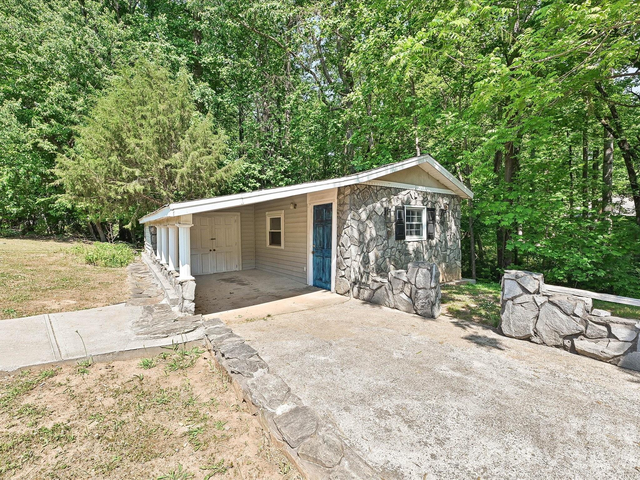 1011 Tarlton Drive — Shelby