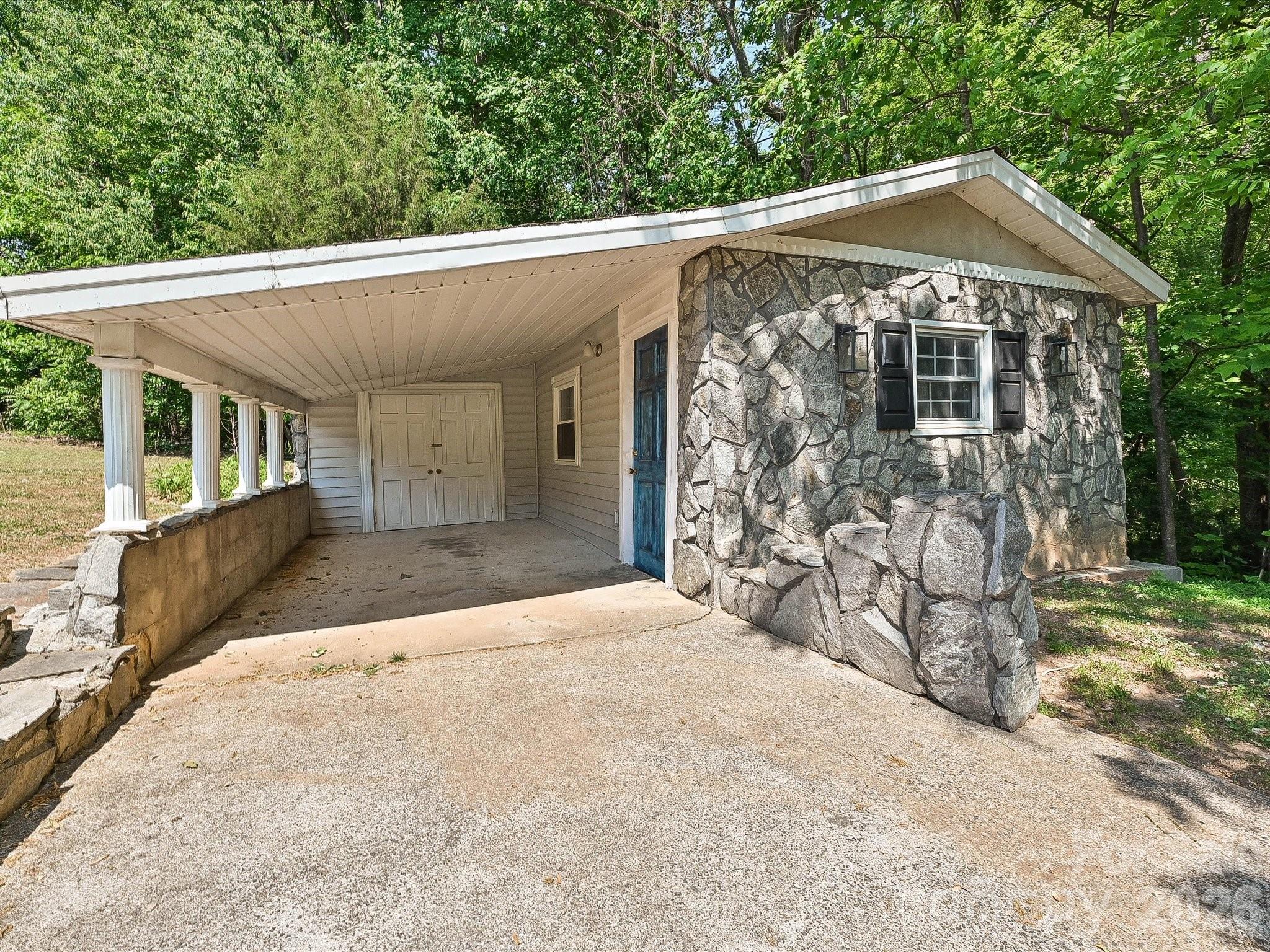 1011 Tarlton Drive — Shelby