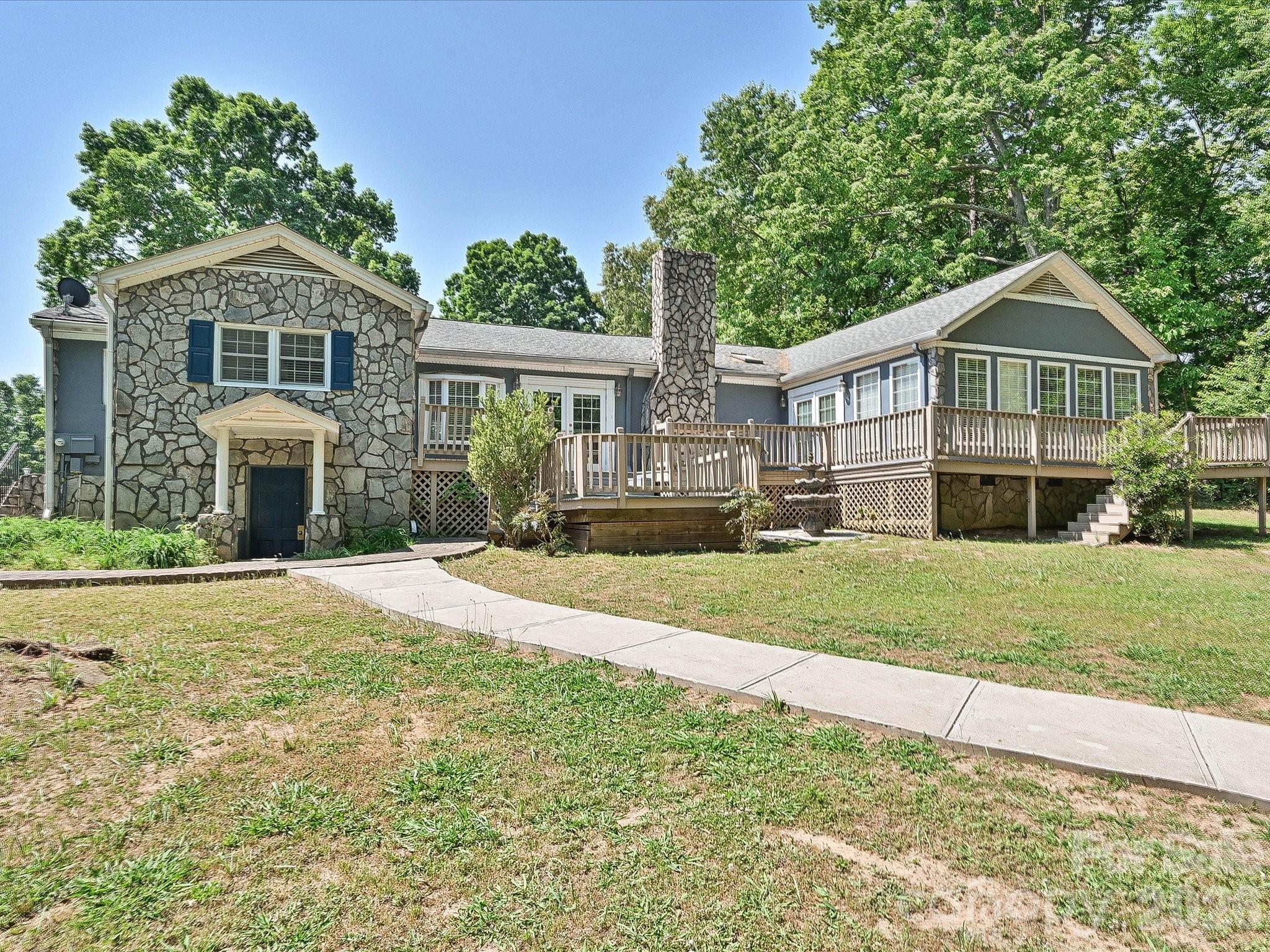 1011 Tarlton Drive — Shelby