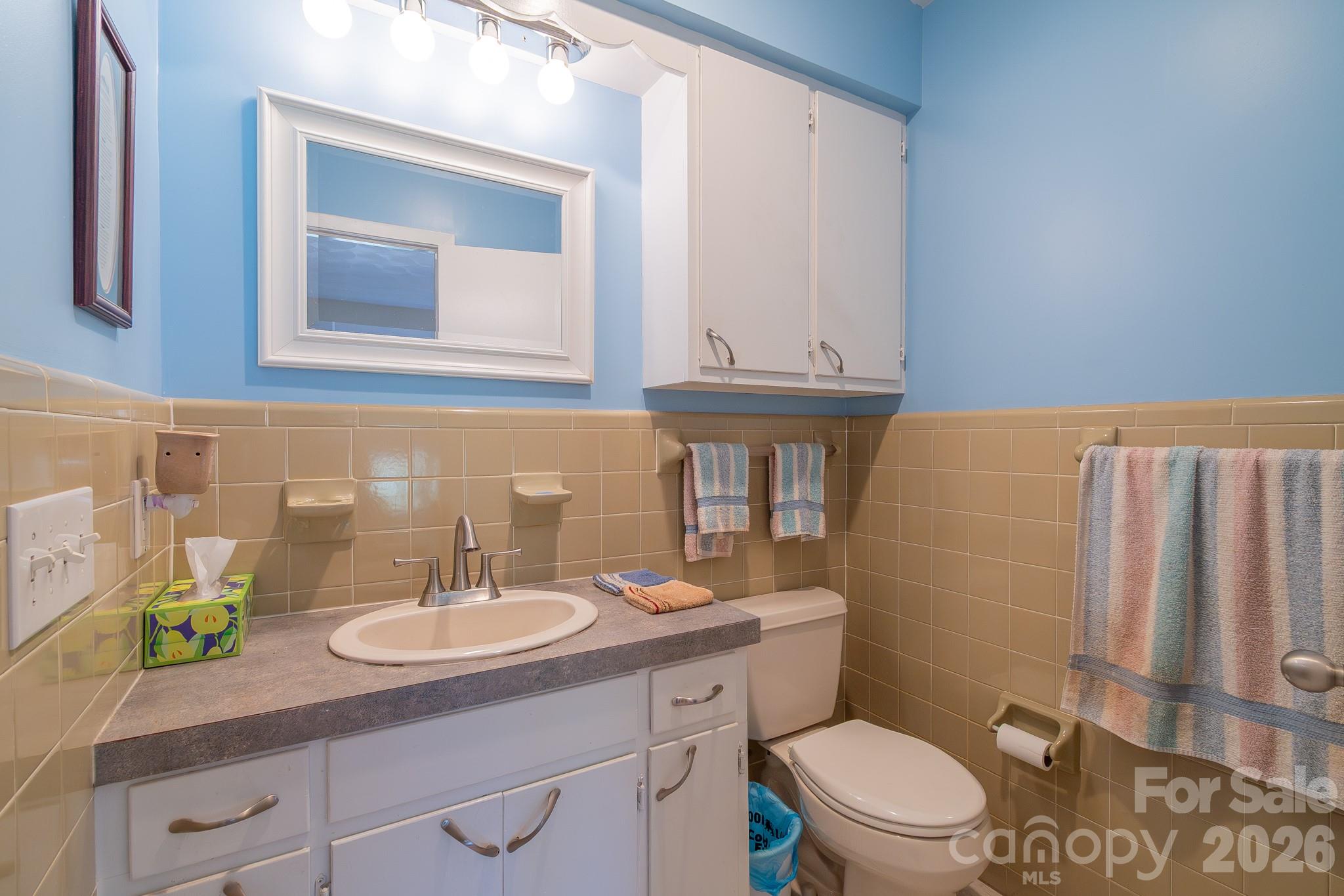 44446 Field Road — New London