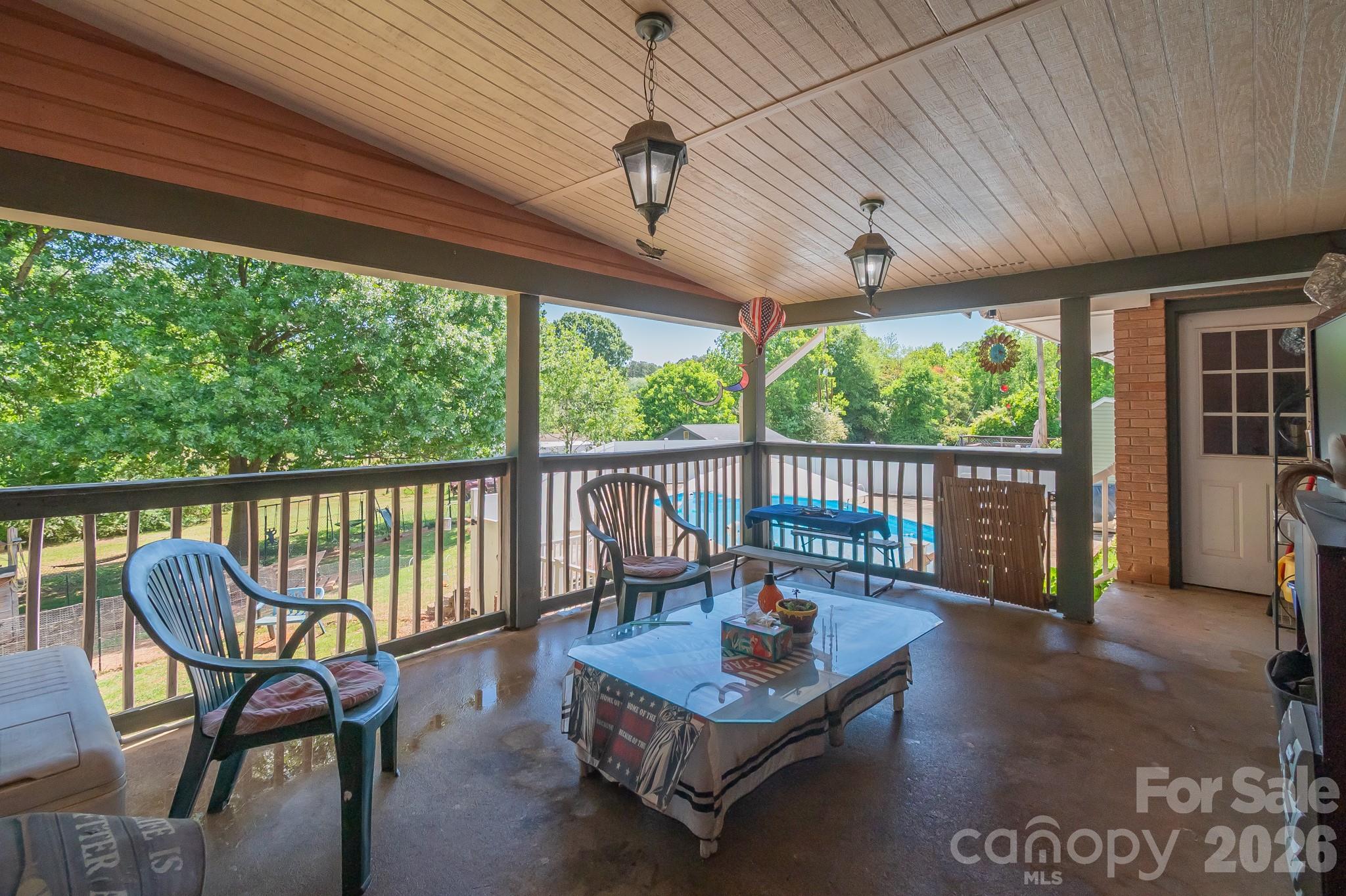 44446 Field Road — New London