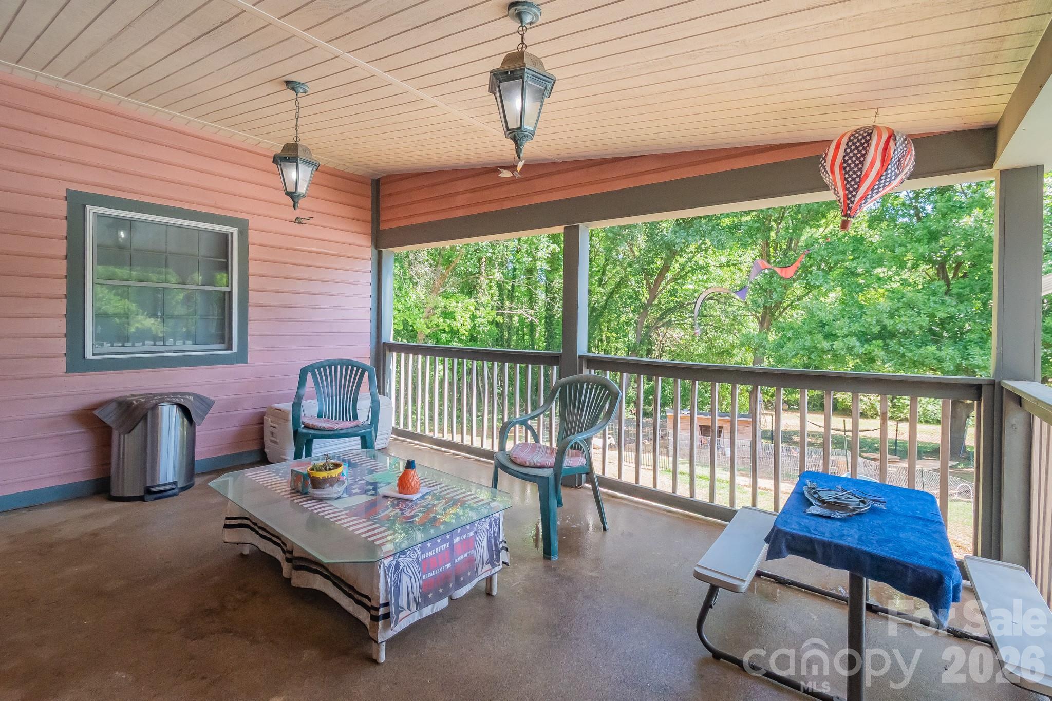 44446 Field Road — New London
