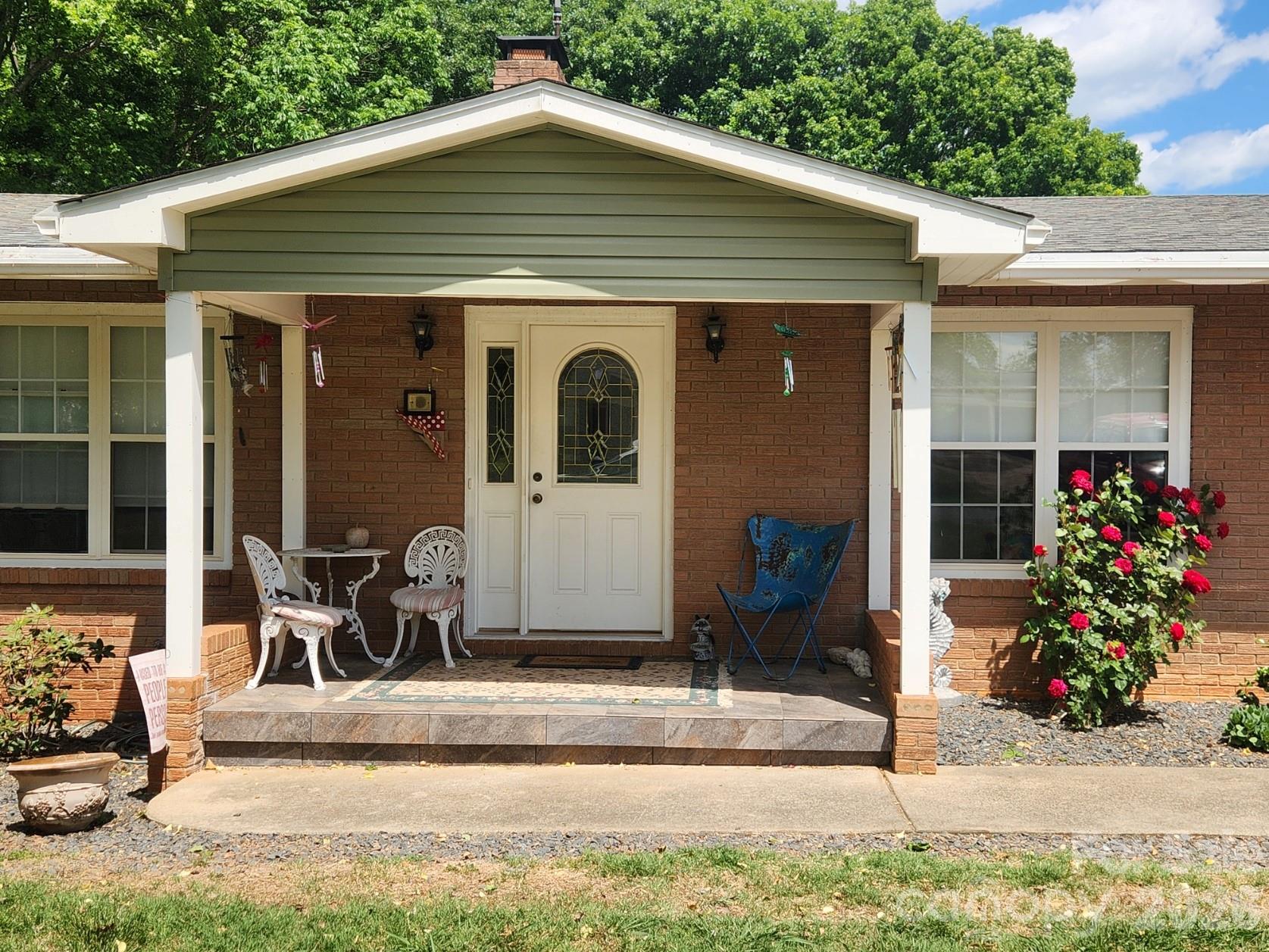 44446 Field Road — New London