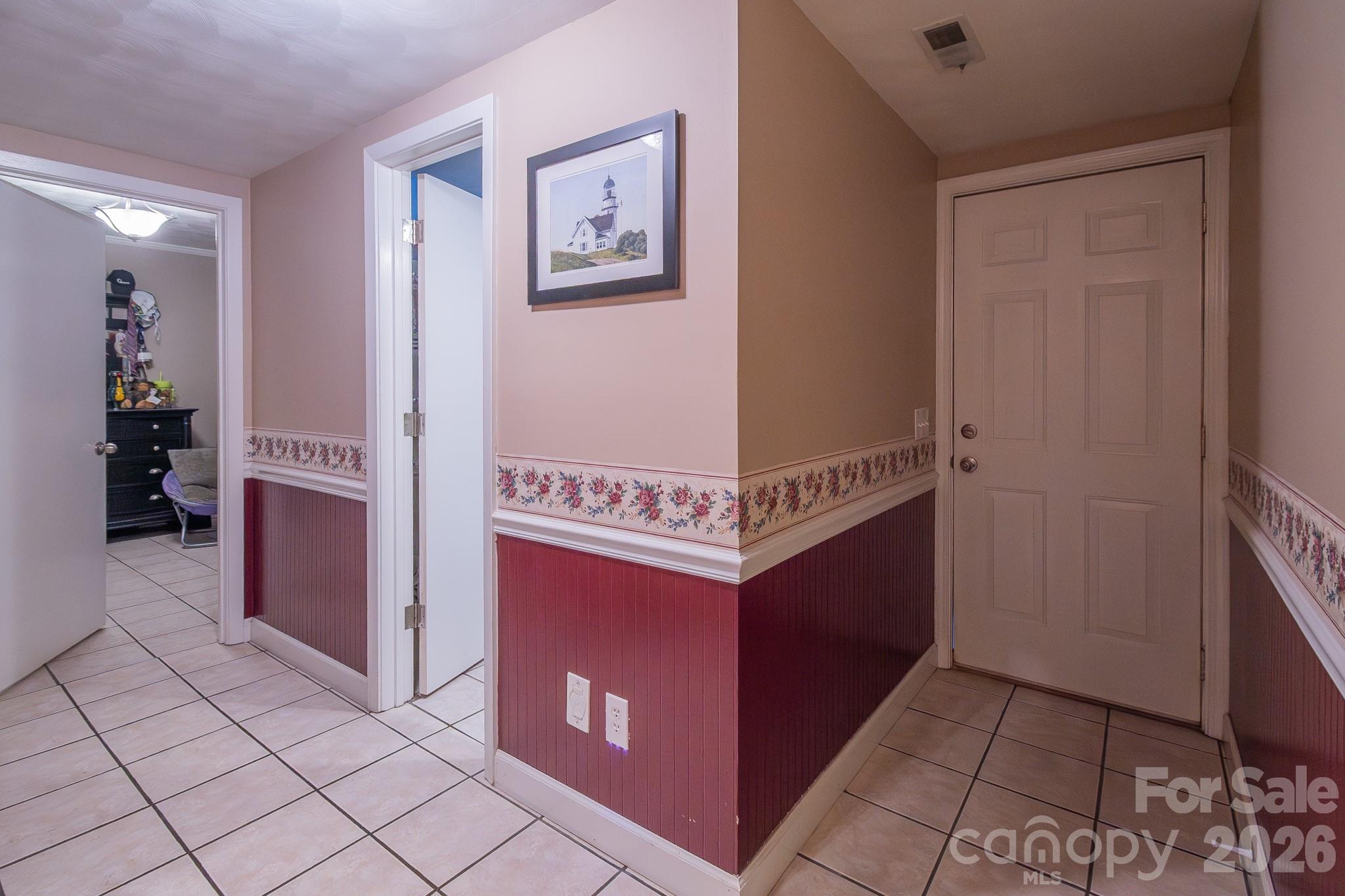 44446 Field Road — New London
