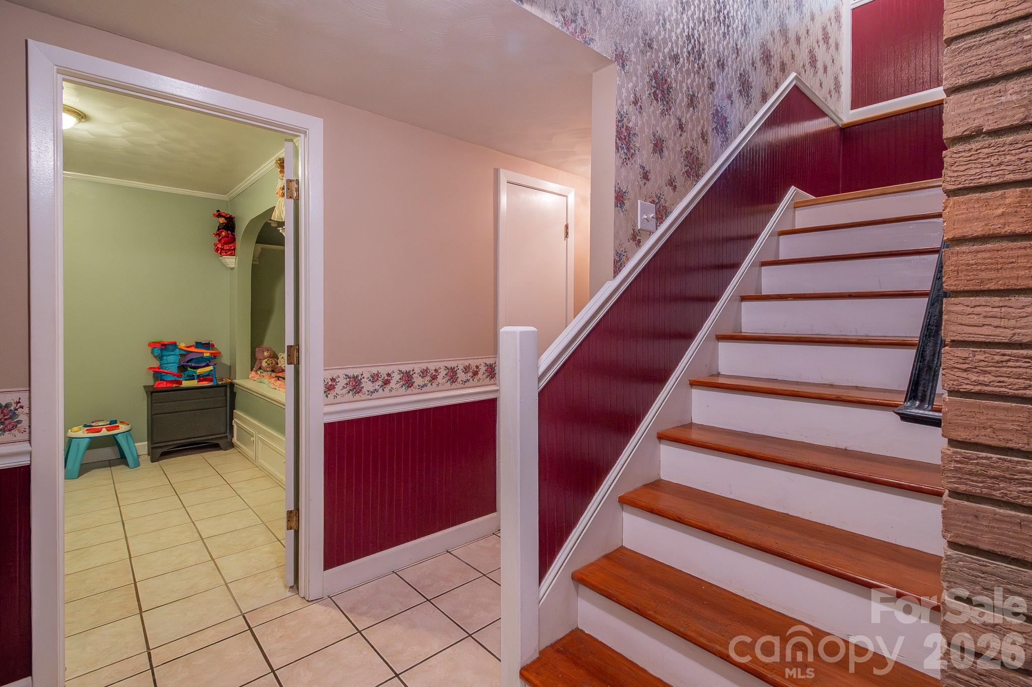 44446 Field Road — New London