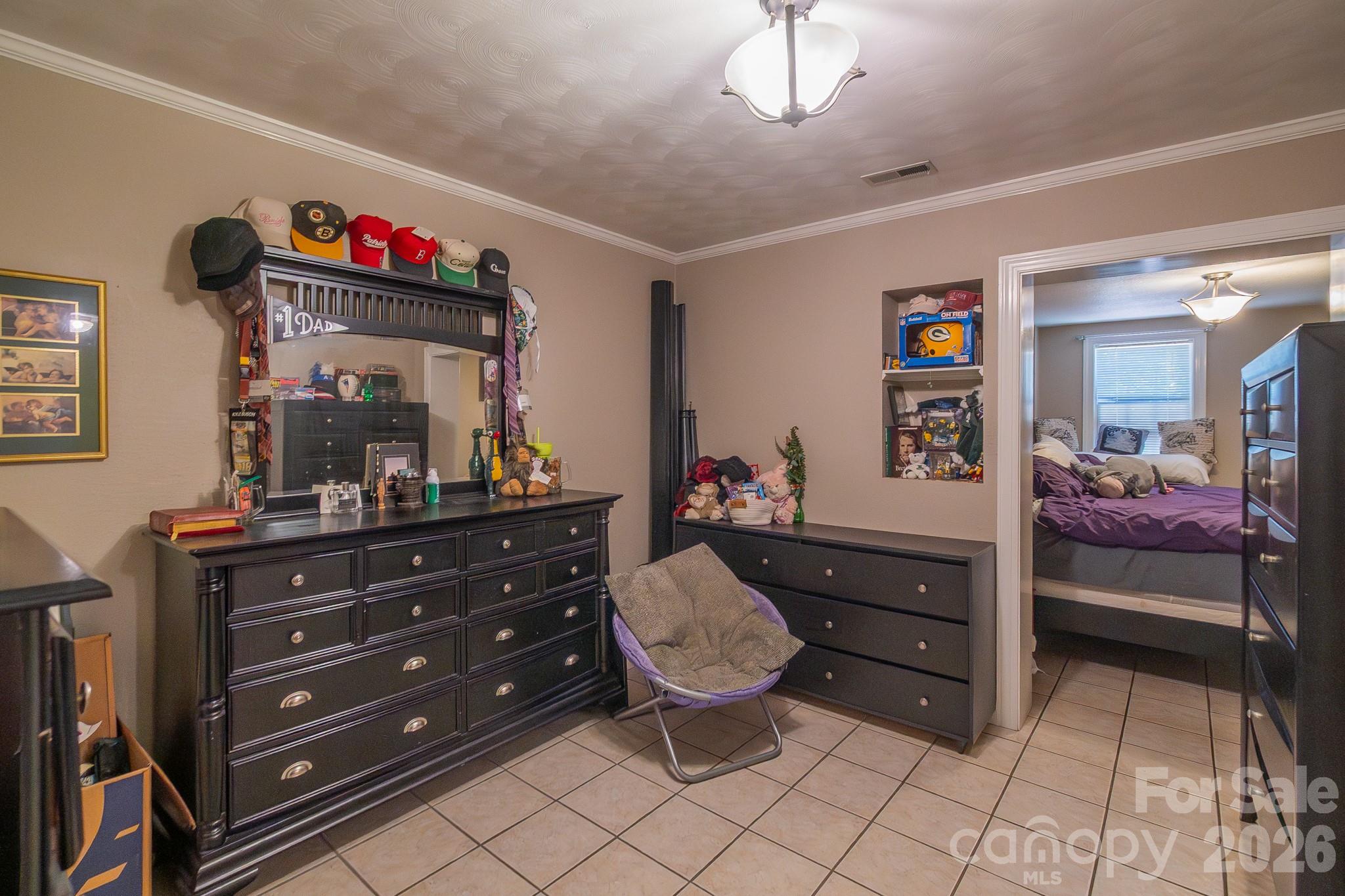 44446 Field Road — New London