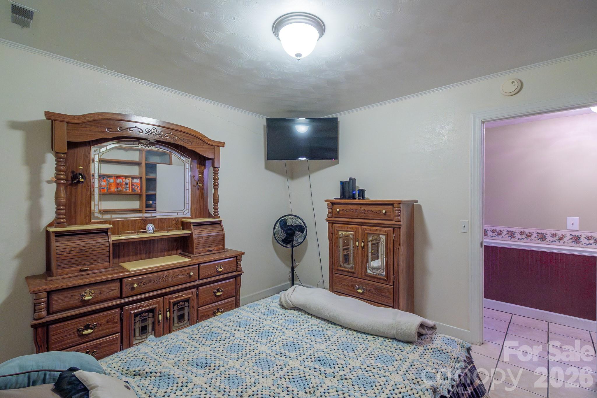 44446 Field Road — New London