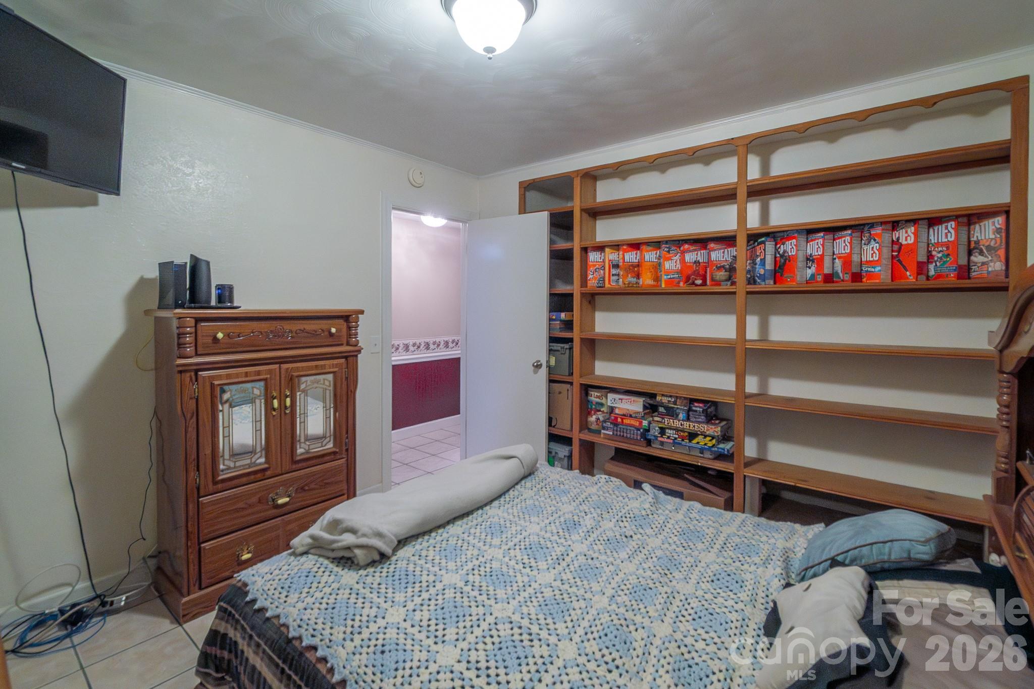 44446 Field Road — New London
