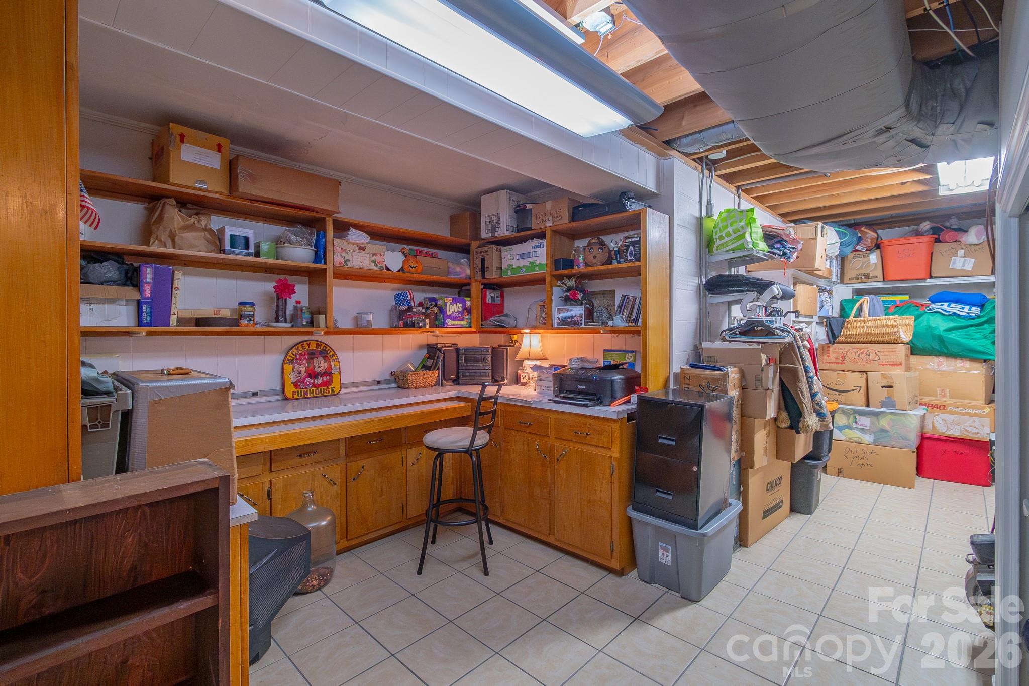 44446 Field Road — New London