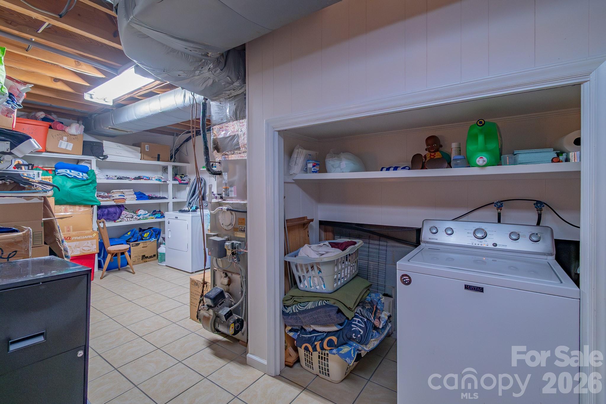 44446 Field Road — New London