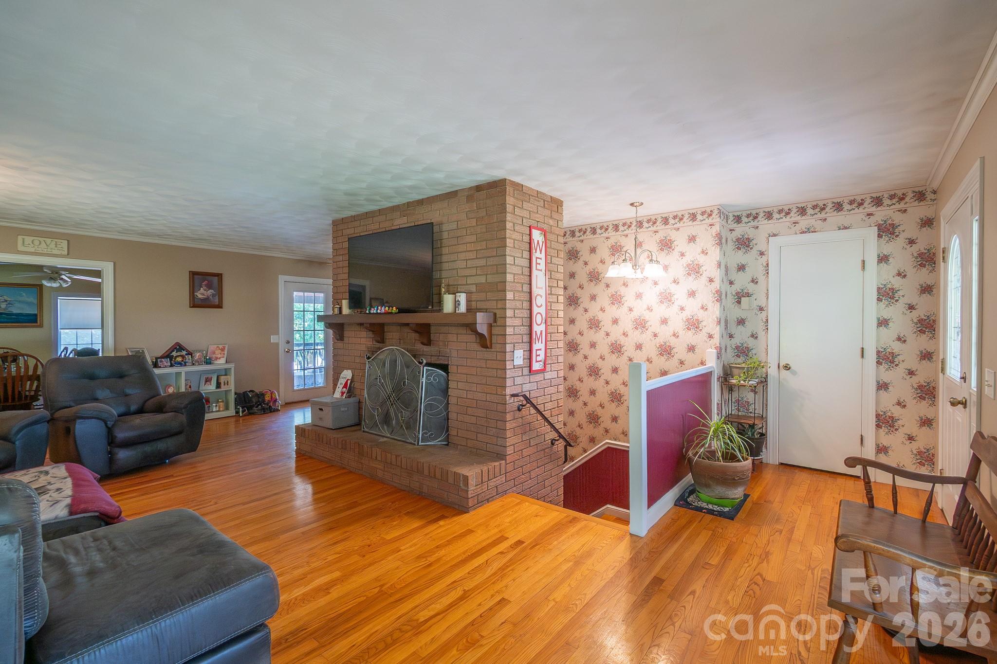 44446 Field Road — New London