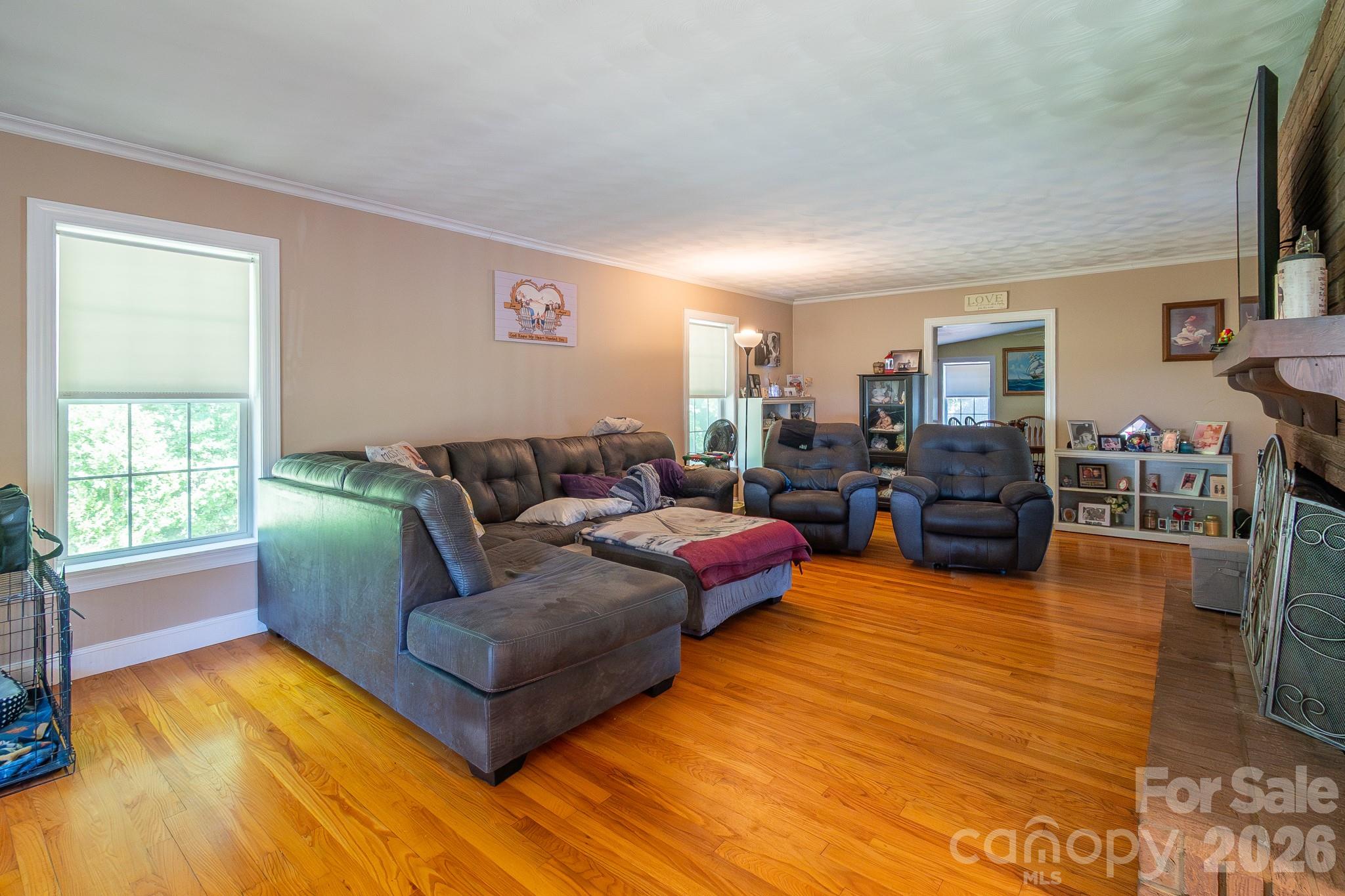 44446 Field Road — New London