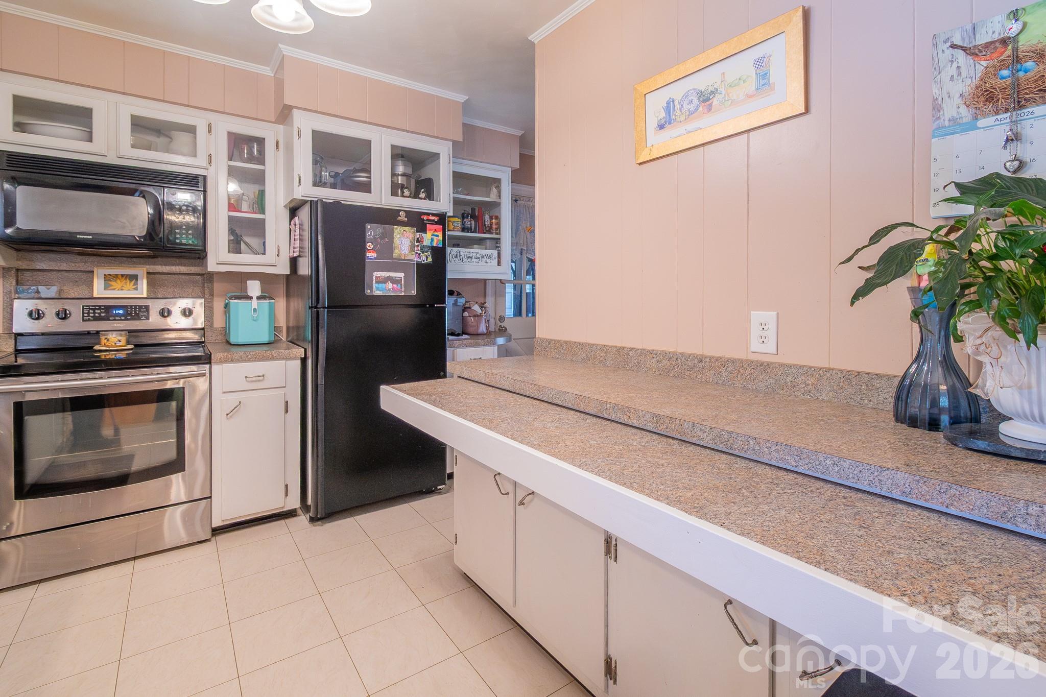 44446 Field Road — New London