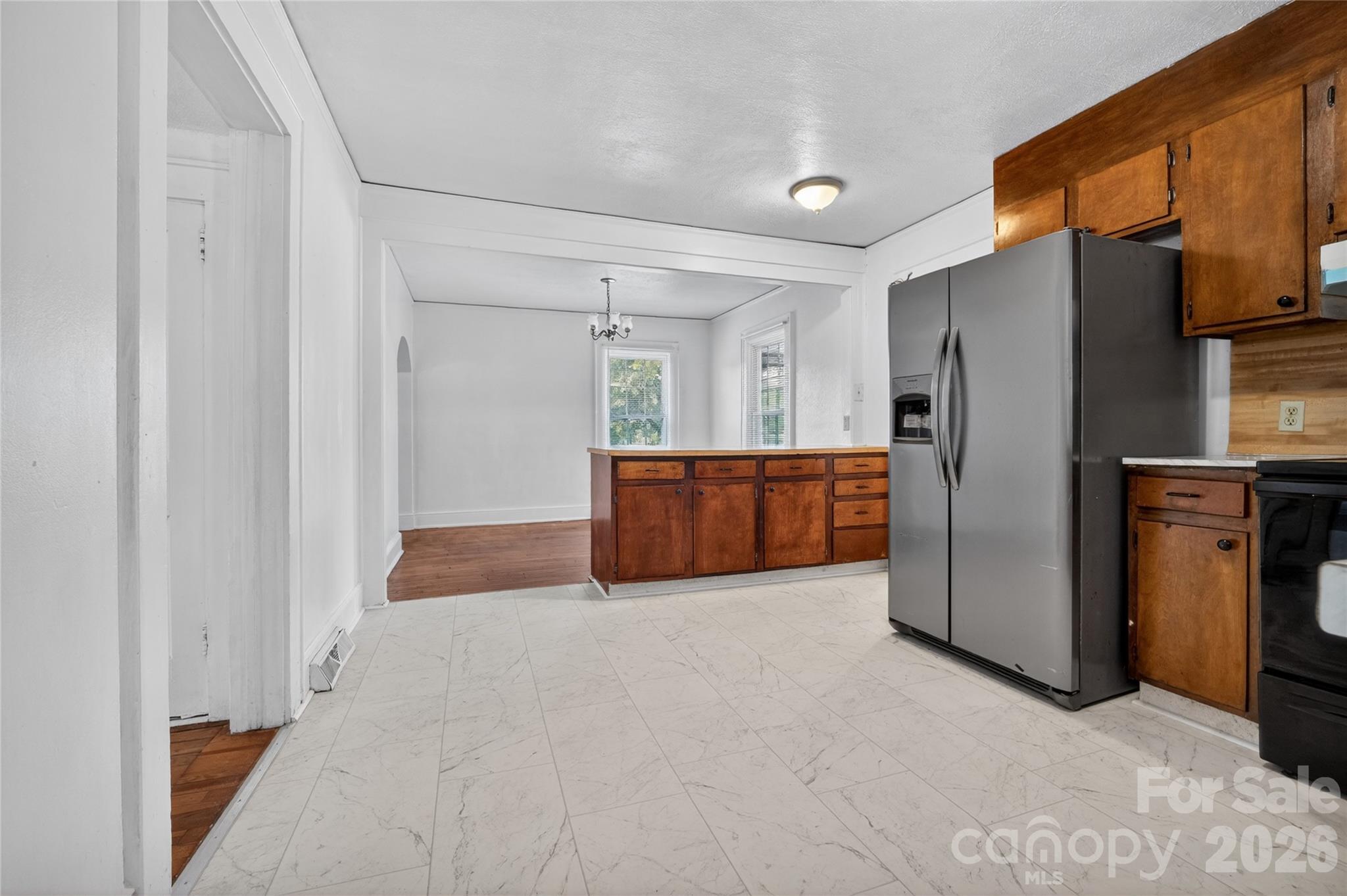 3833 1st Avenue SW — Hickory
