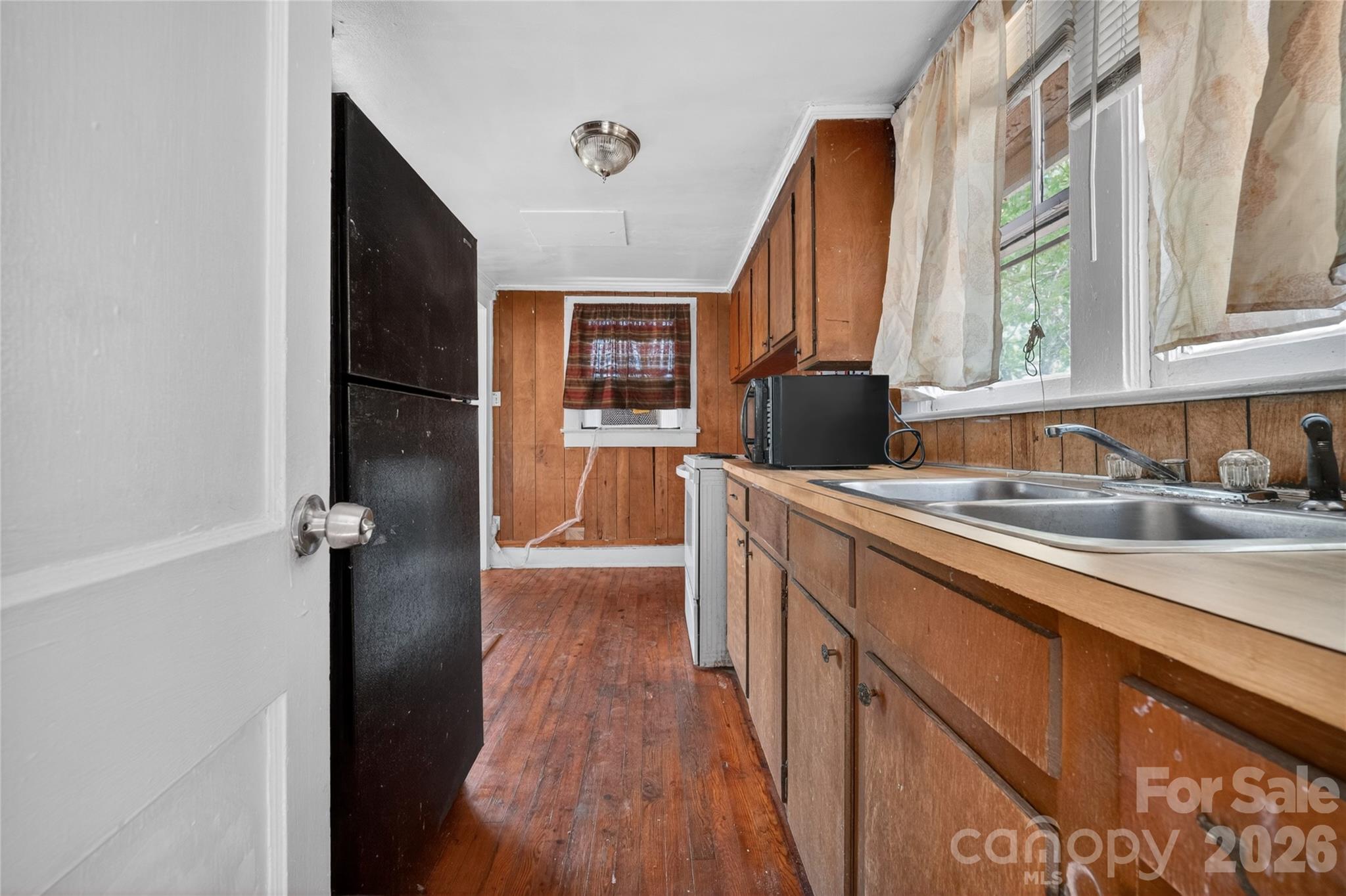 3833 1st Avenue SW — Hickory