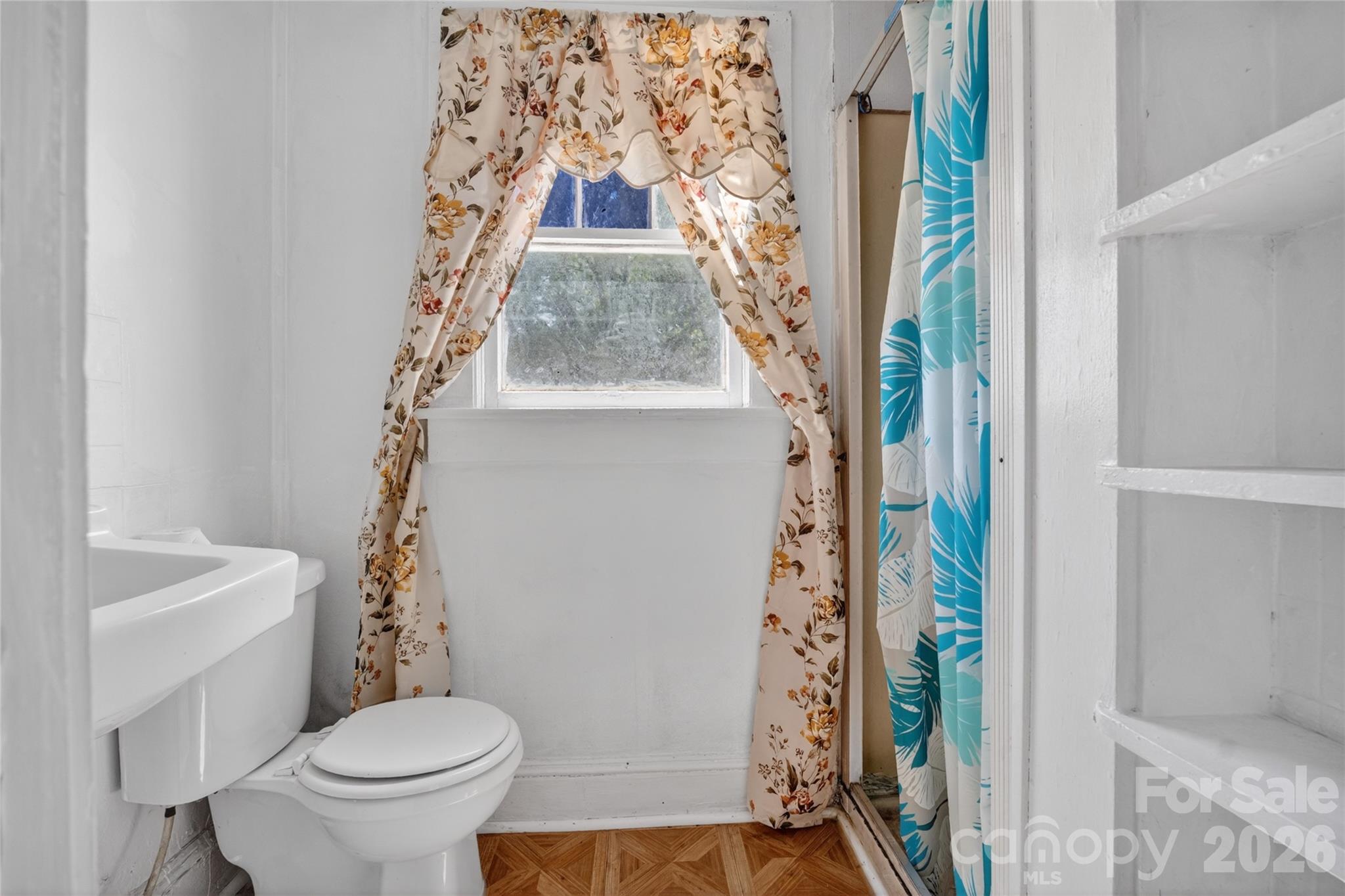 3833 1st Avenue SW — Hickory