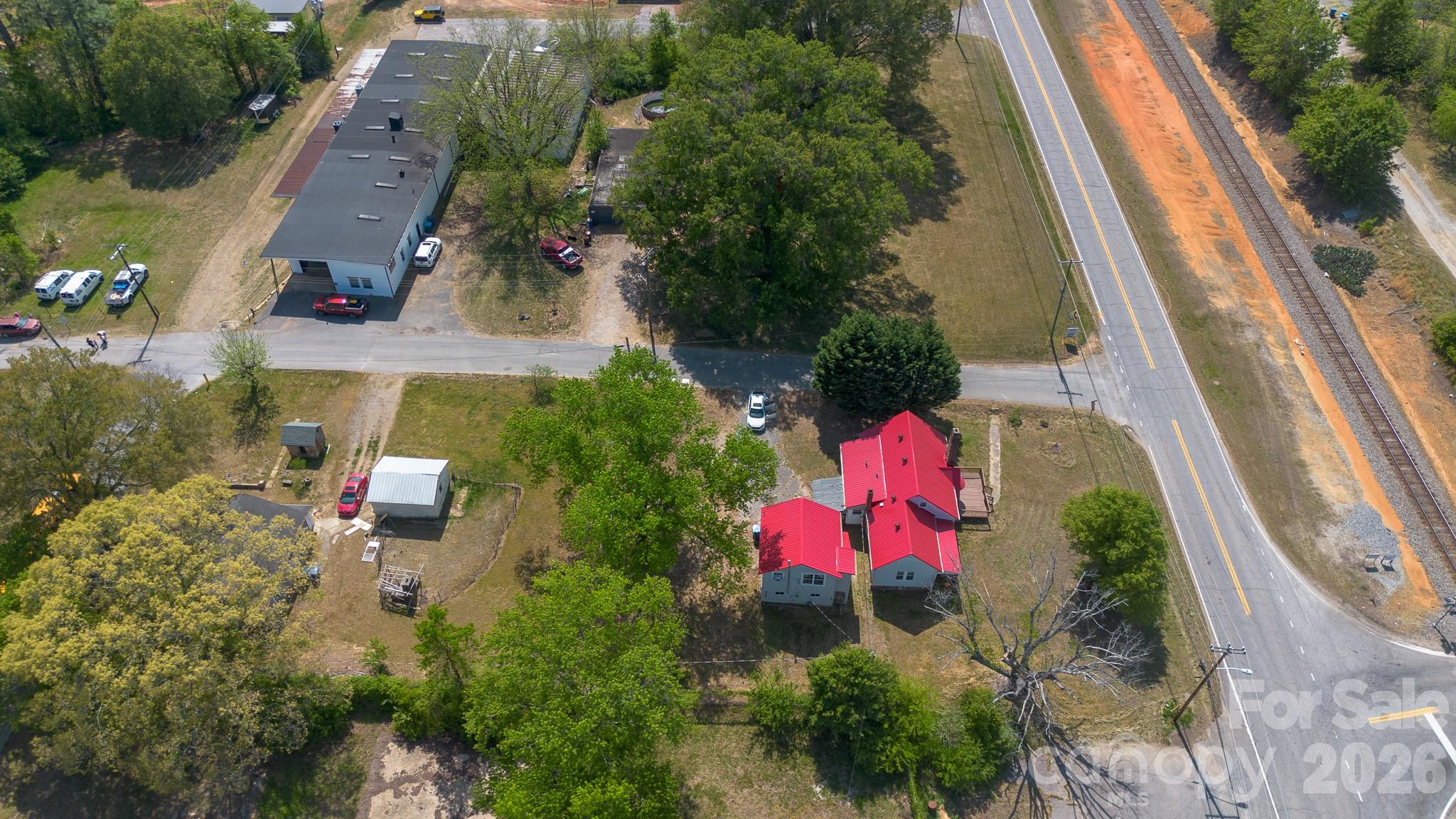 3833 1st Avenue SW — Hickory