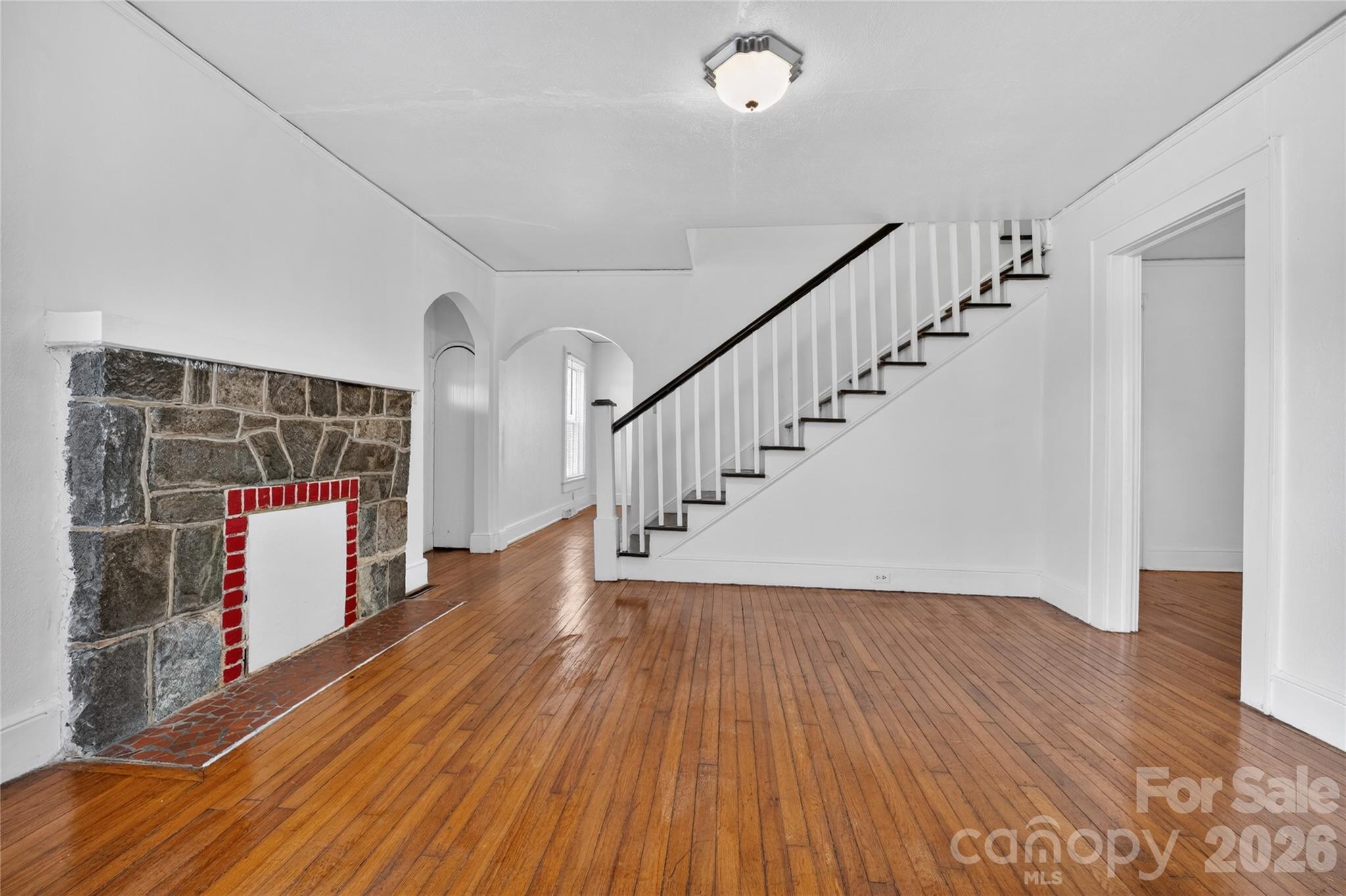 3833 1st Avenue SW — Hickory