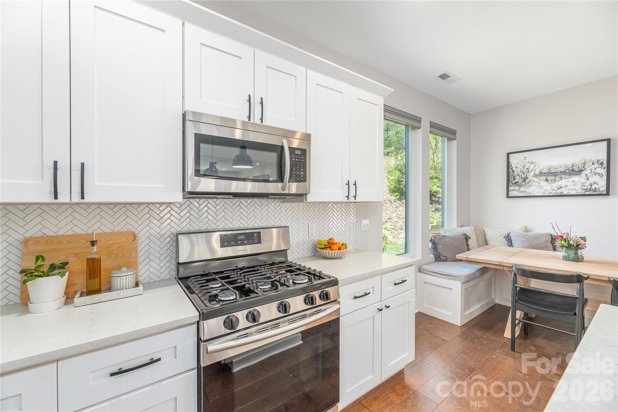 206 Torch Light Way — Asheville