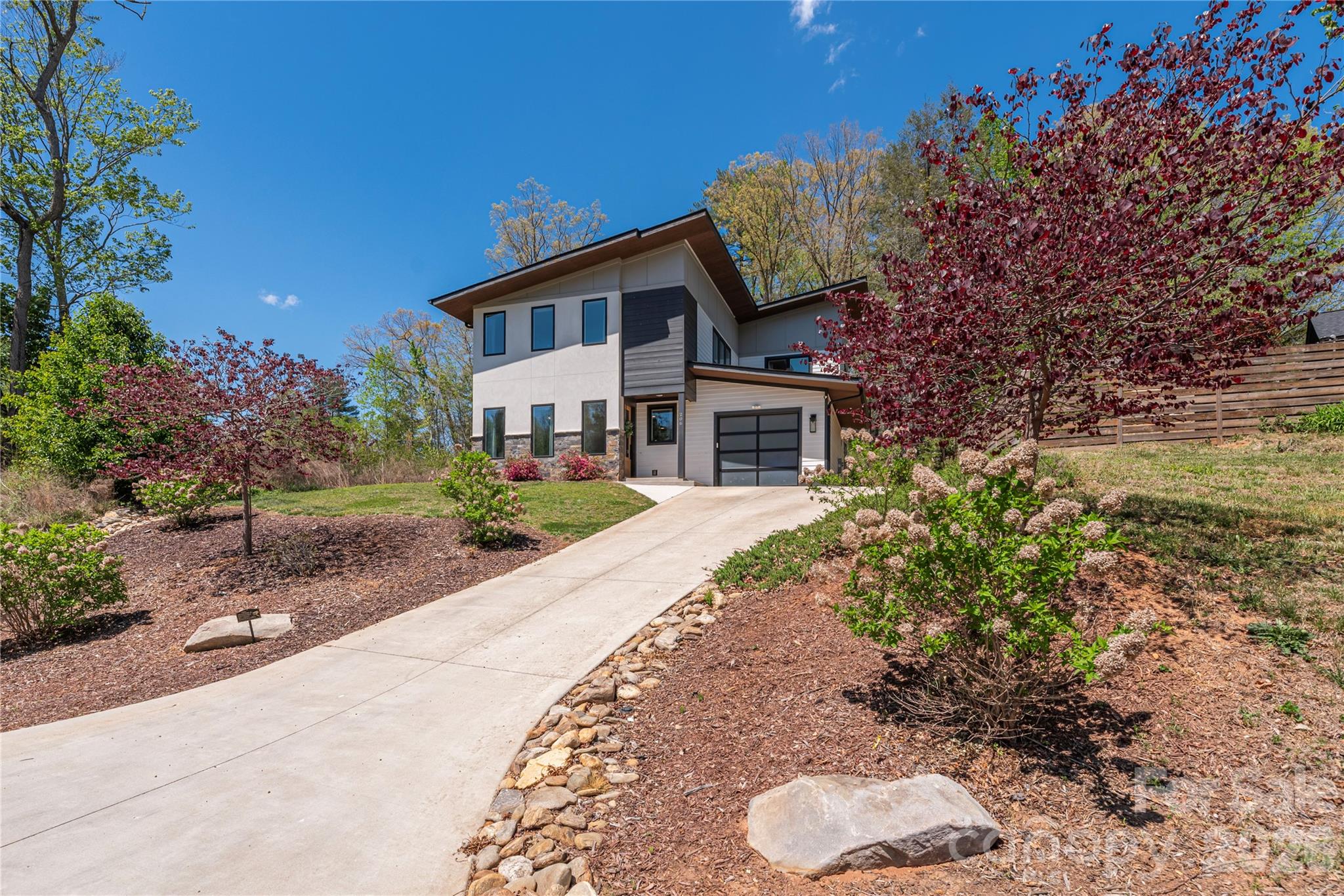 206 Torch Light Way — Asheville