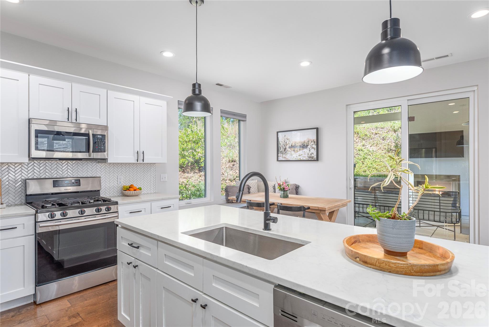 206 Torch Light Way — Asheville