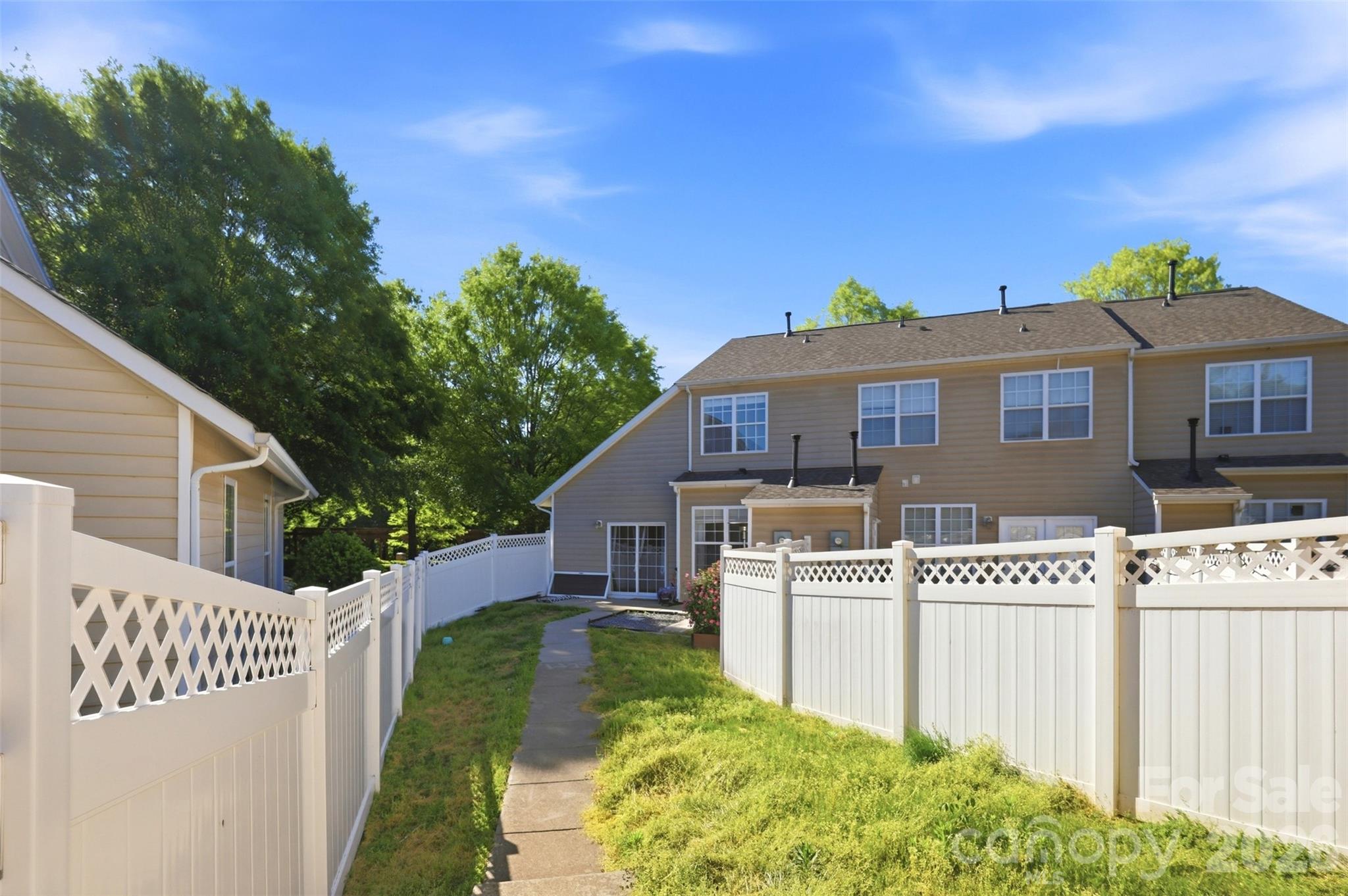 8000 Whitehawk Hill Road — Waxhaw