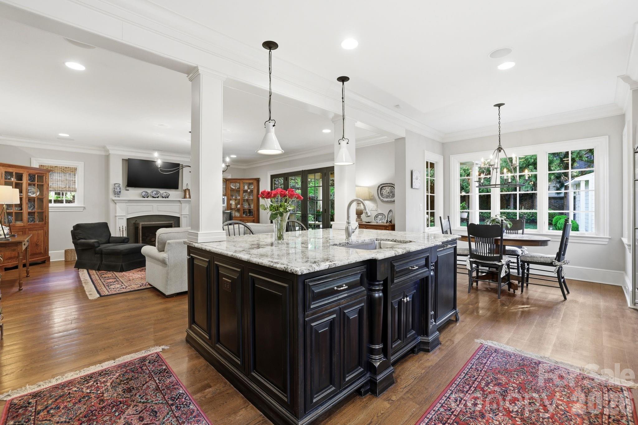 309 Hempstead Place — Charlotte