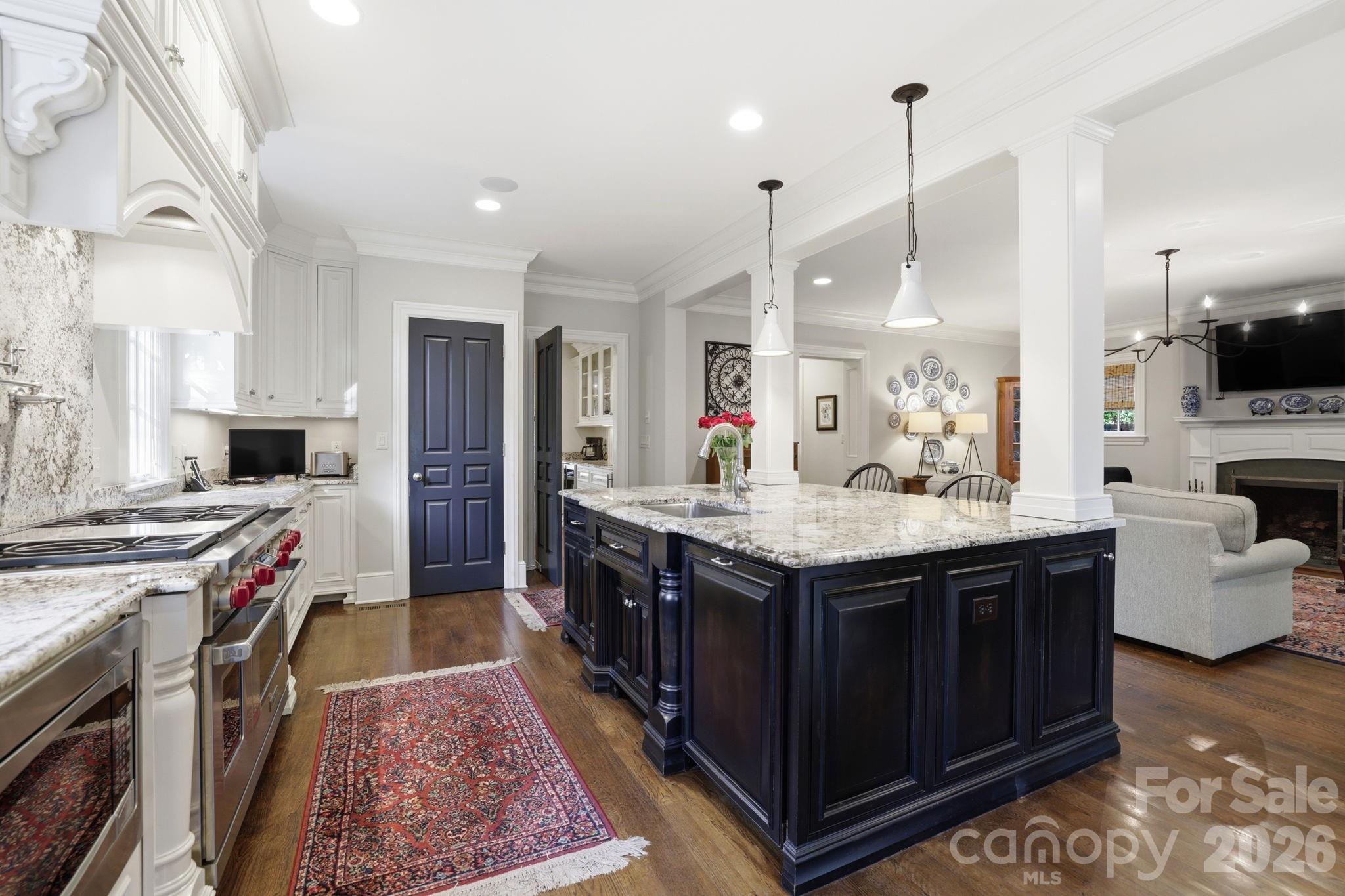 309 Hempstead Place — Charlotte