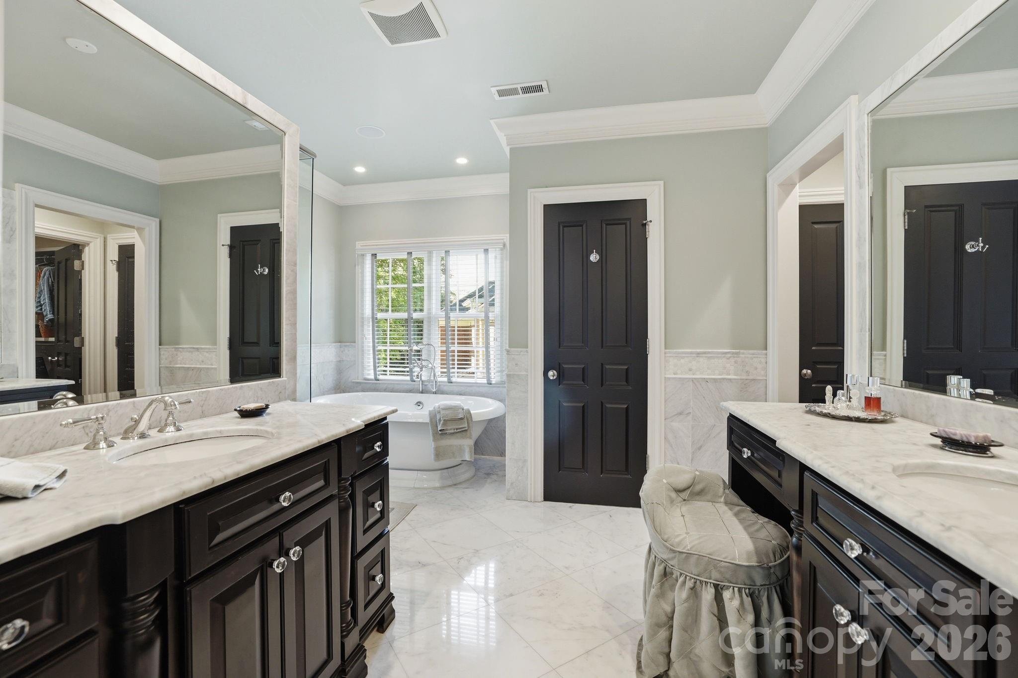 309 Hempstead Place — Charlotte