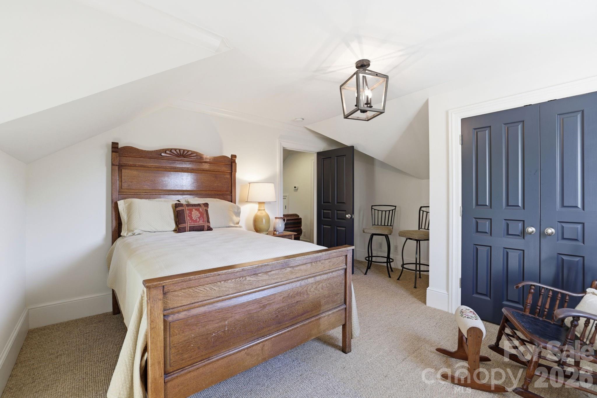 309 Hempstead Place — Charlotte