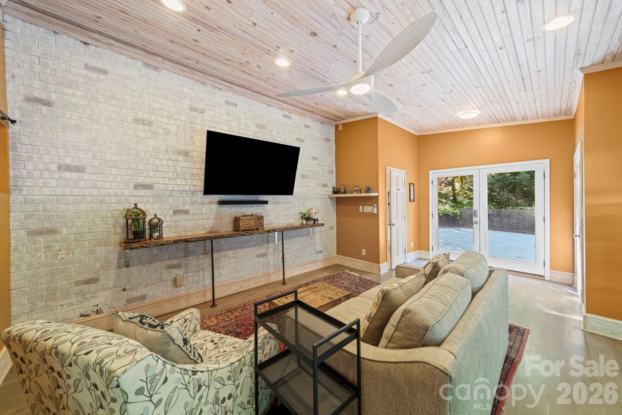 1265 Braeburn Road NW — Concord