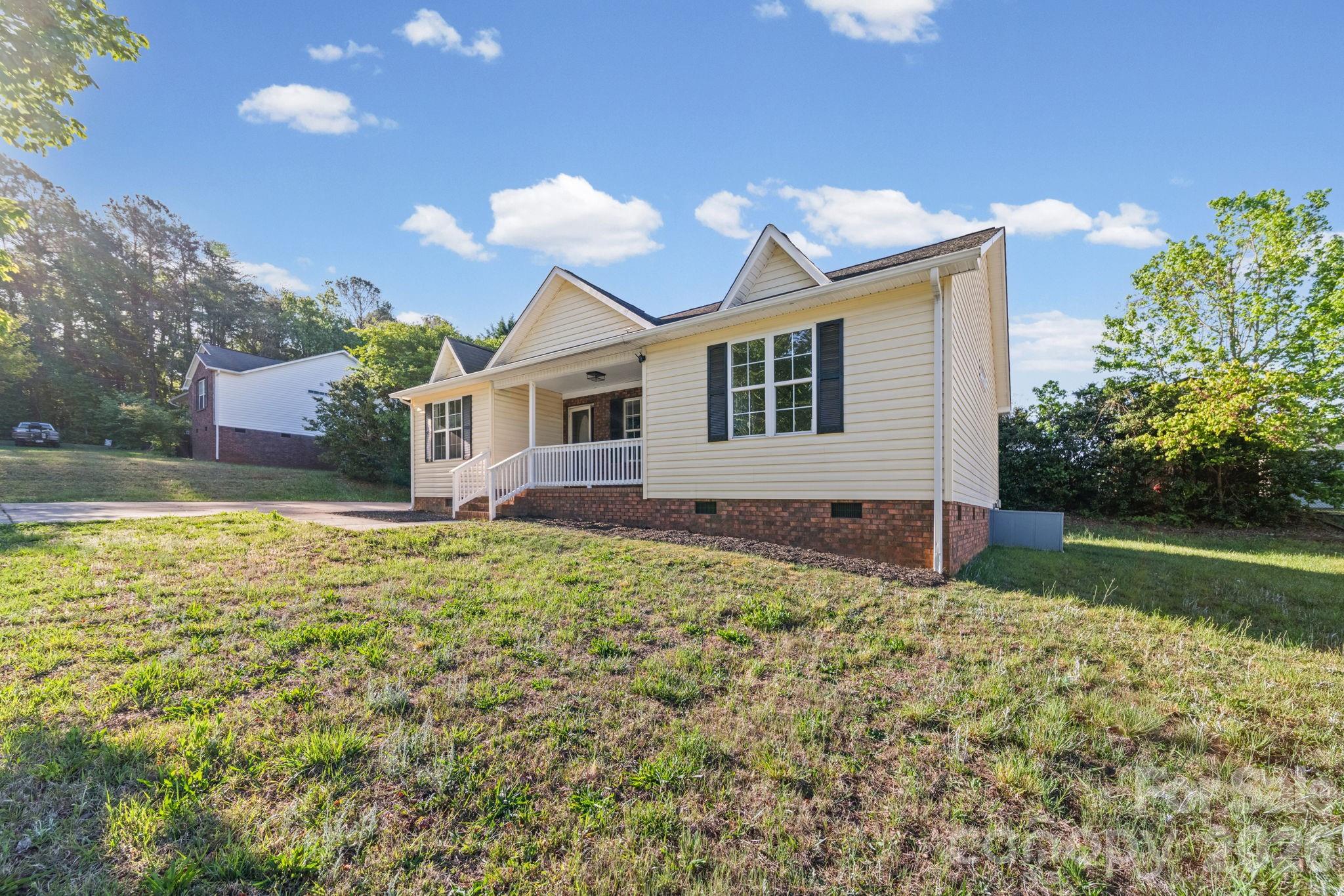 2327 Sunset Drive — Gastonia