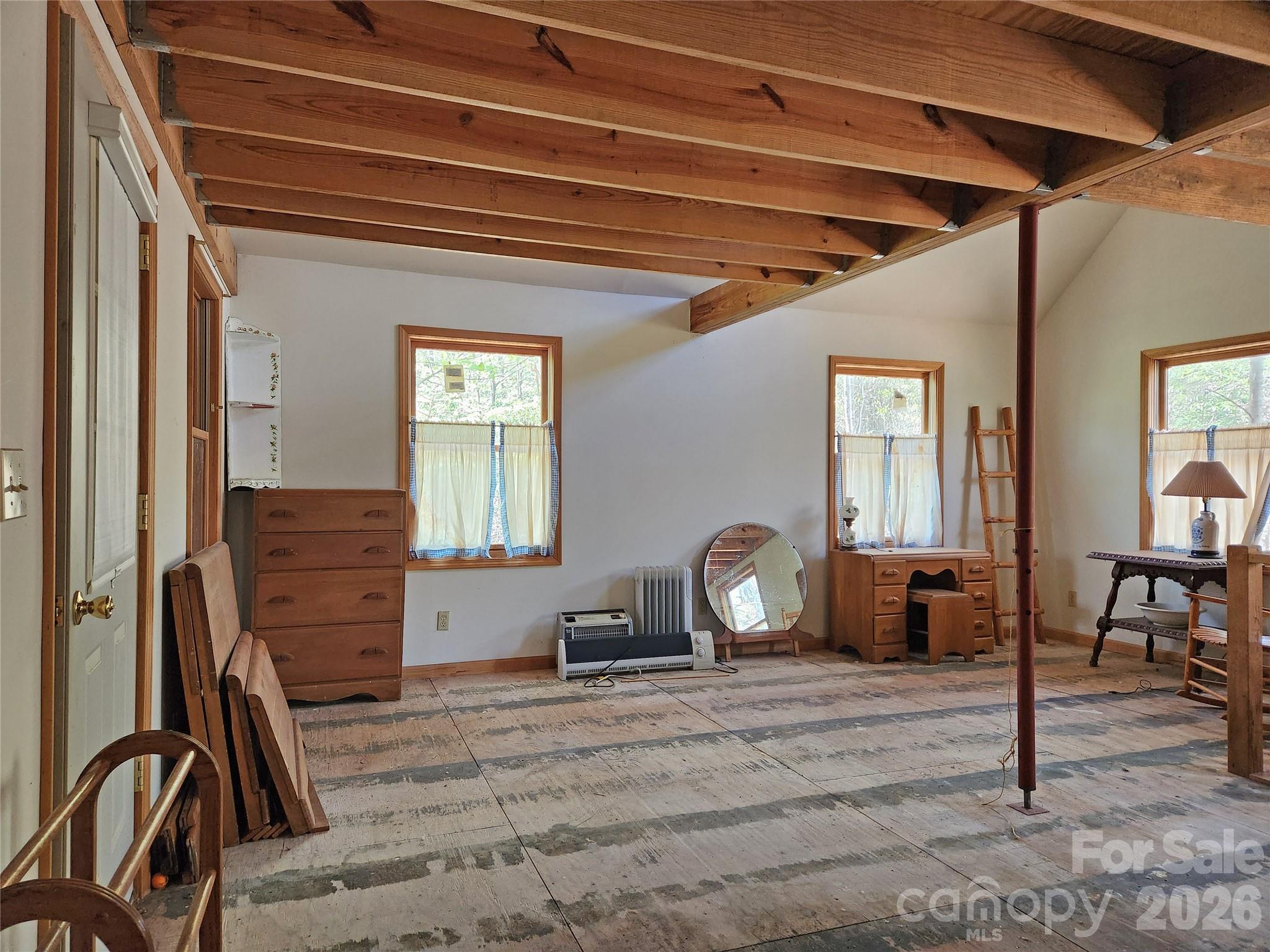 929 Pine Ridge Road — Hendersonville
