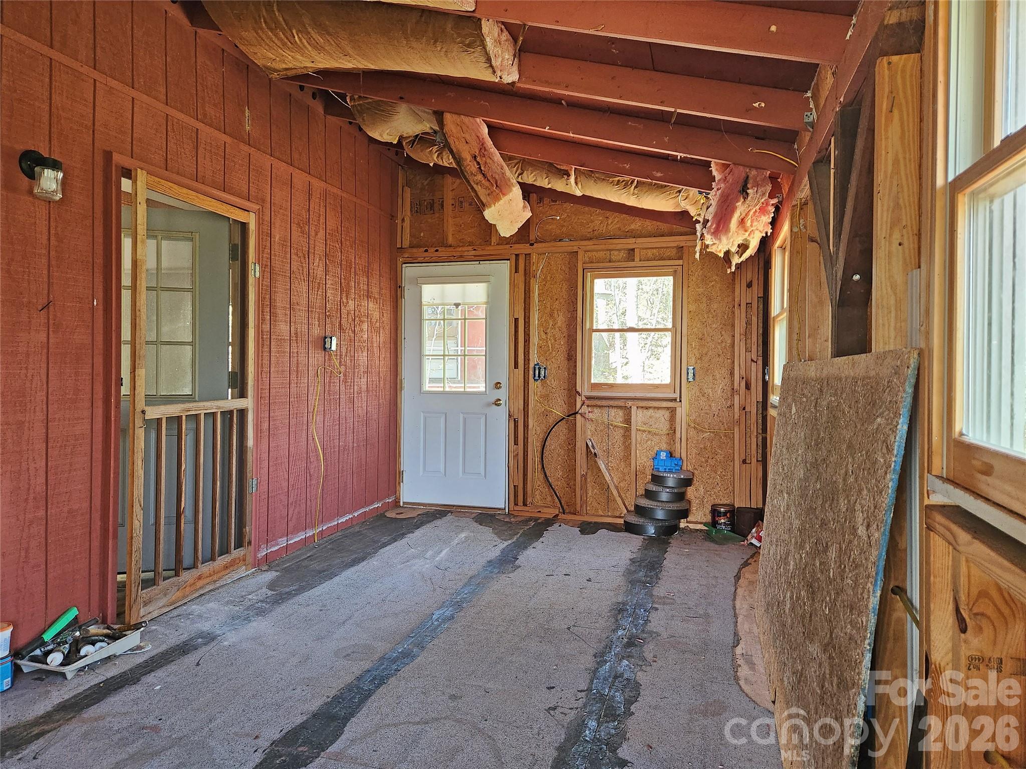 929 Pine Ridge Road — Hendersonville