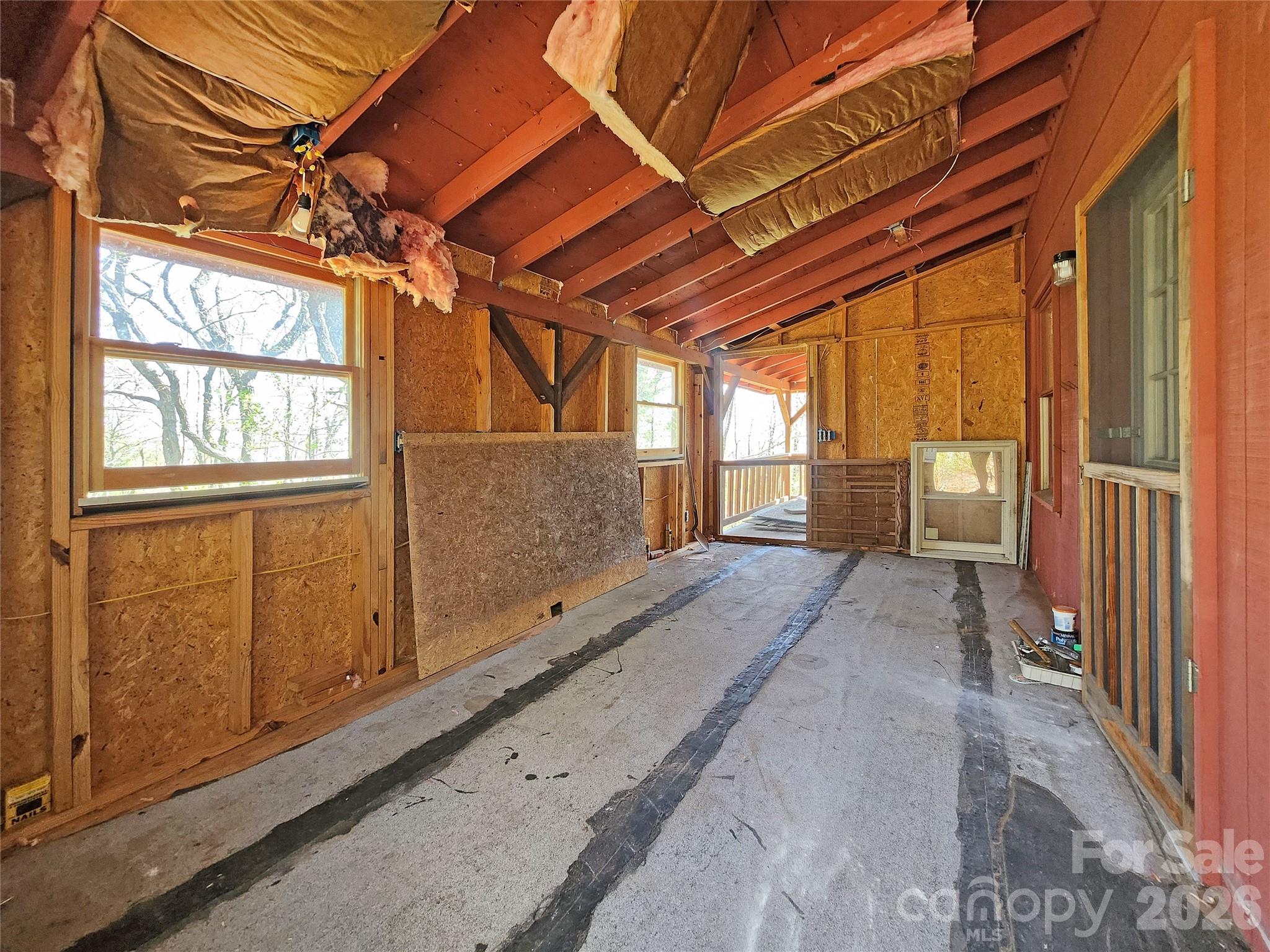 929 Pine Ridge Road — Hendersonville