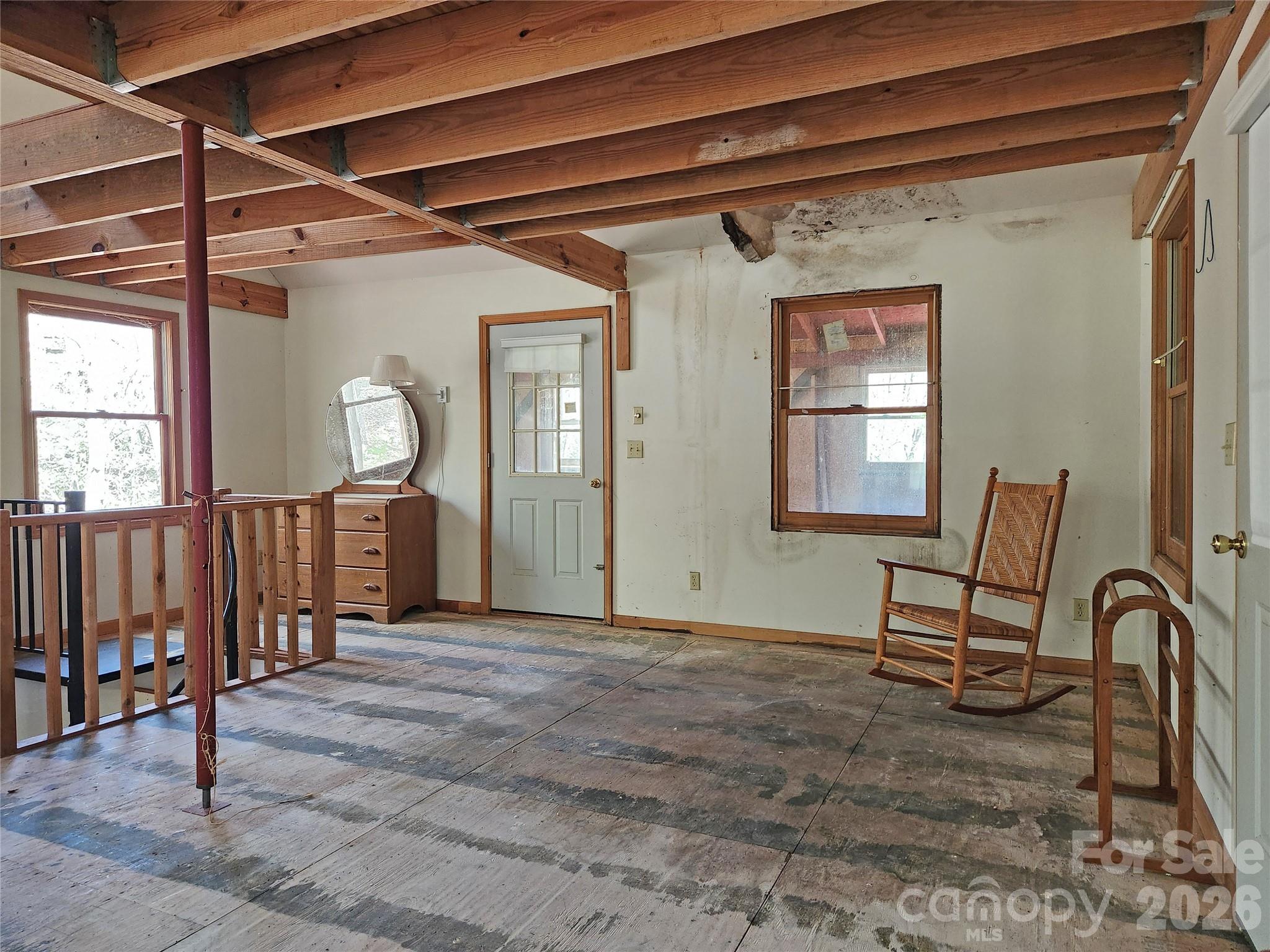 929 Pine Ridge Road — Hendersonville