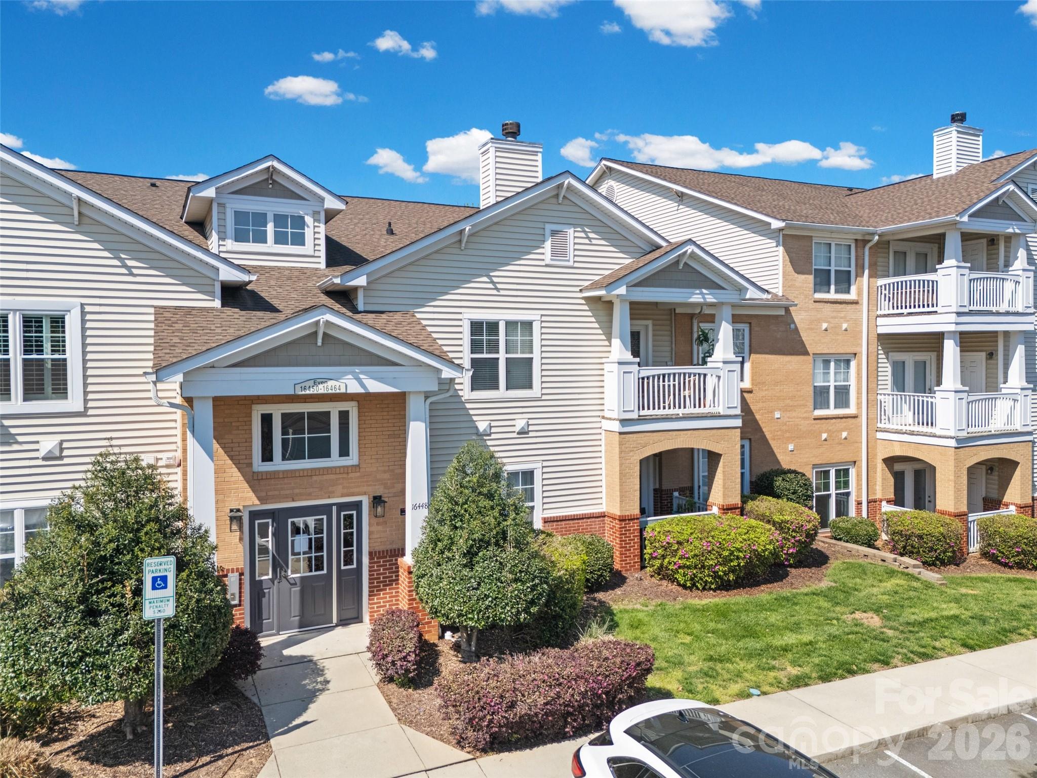 16458 Redstone Mountain Lane — Charlotte