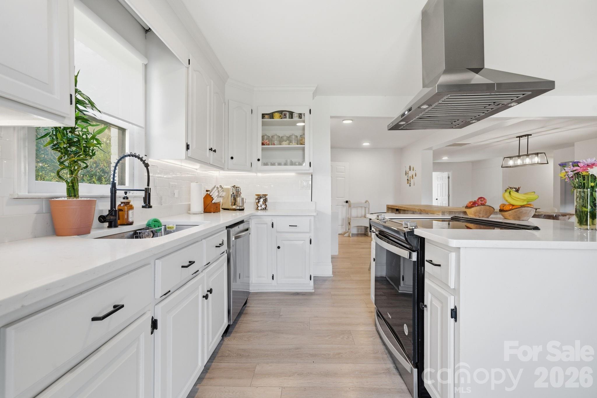 5009 Hemby Road — Matthews