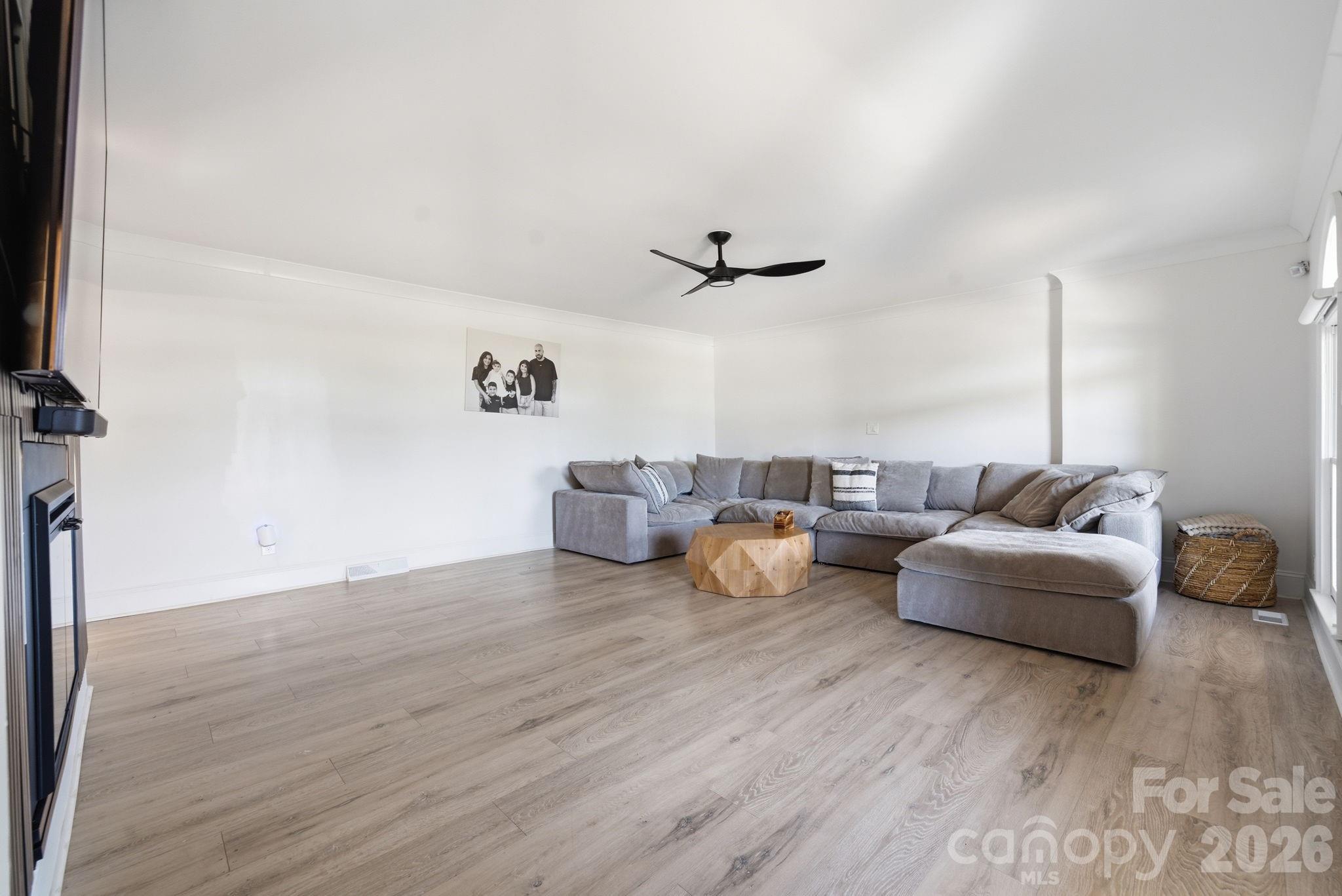 5009 Hemby Road — Matthews