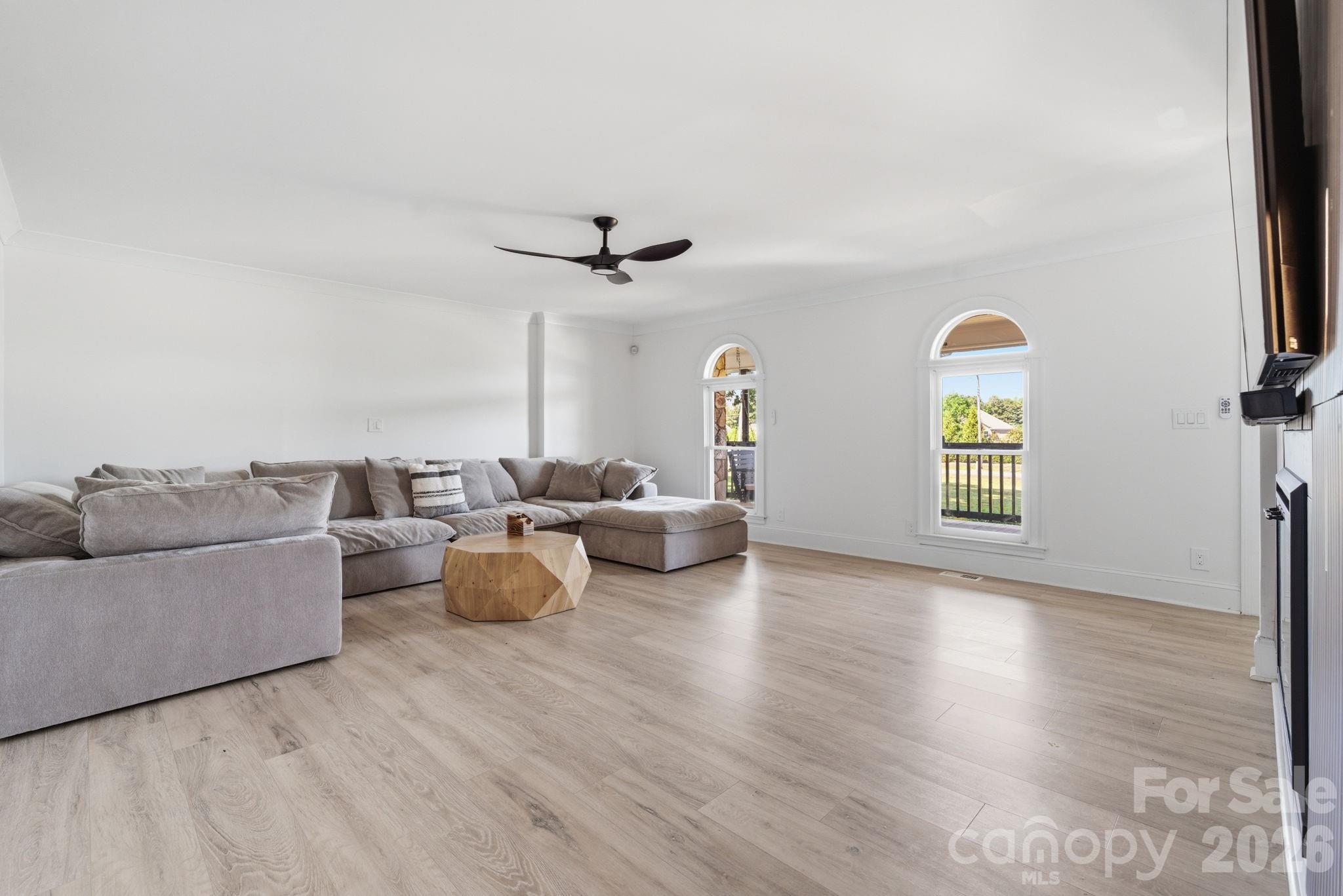 5009 Hemby Road — Matthews