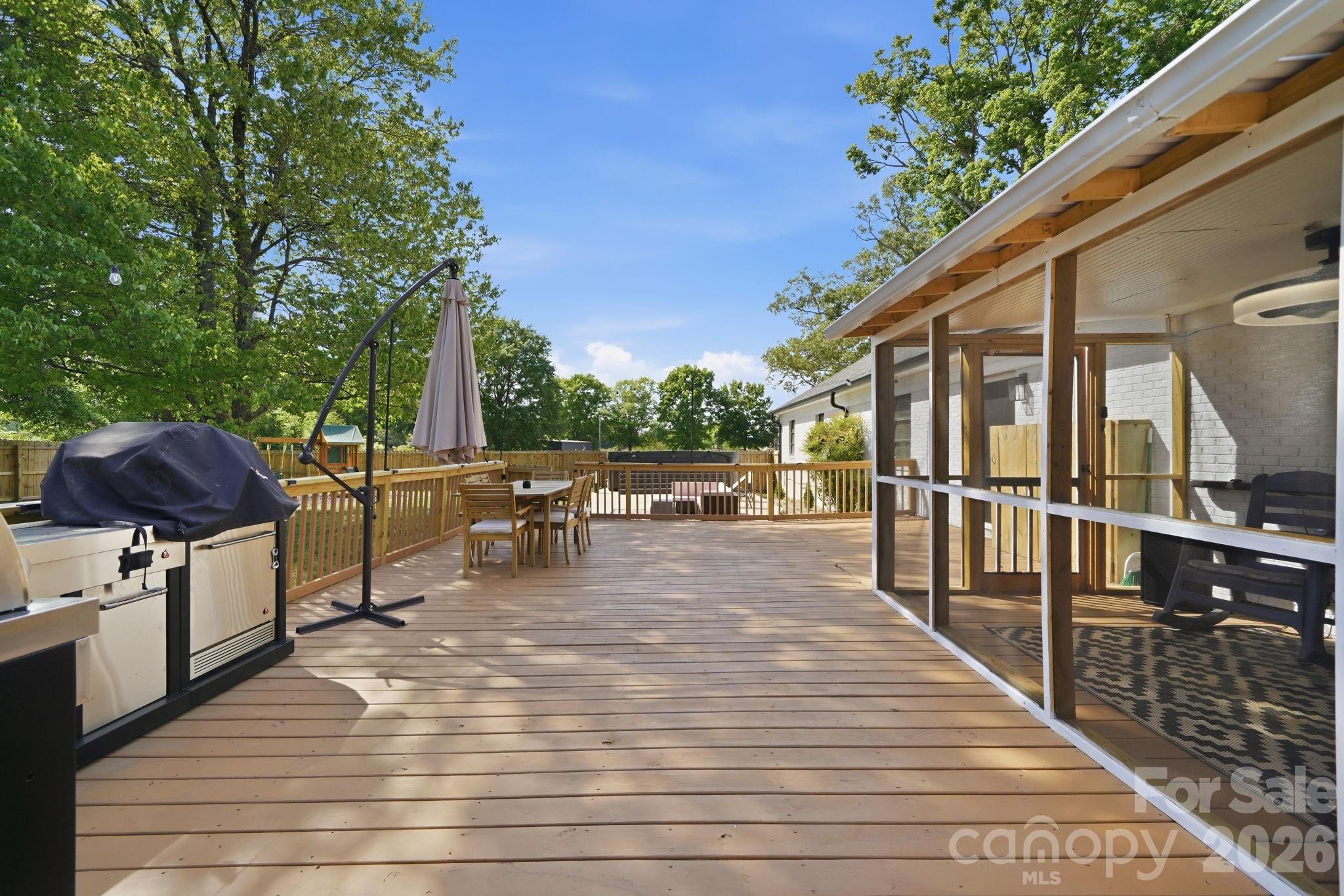 5009 Hemby Road — Matthews
