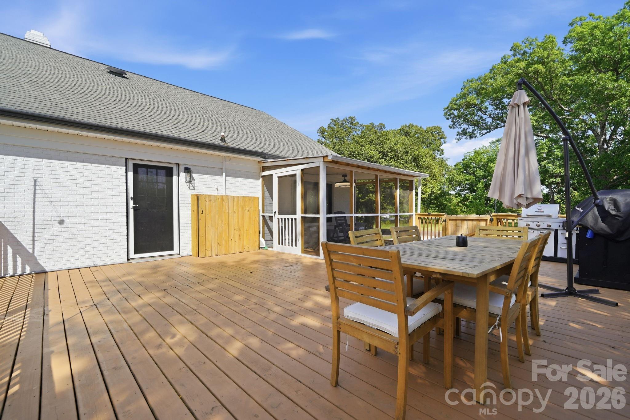 5009 Hemby Road — Matthews