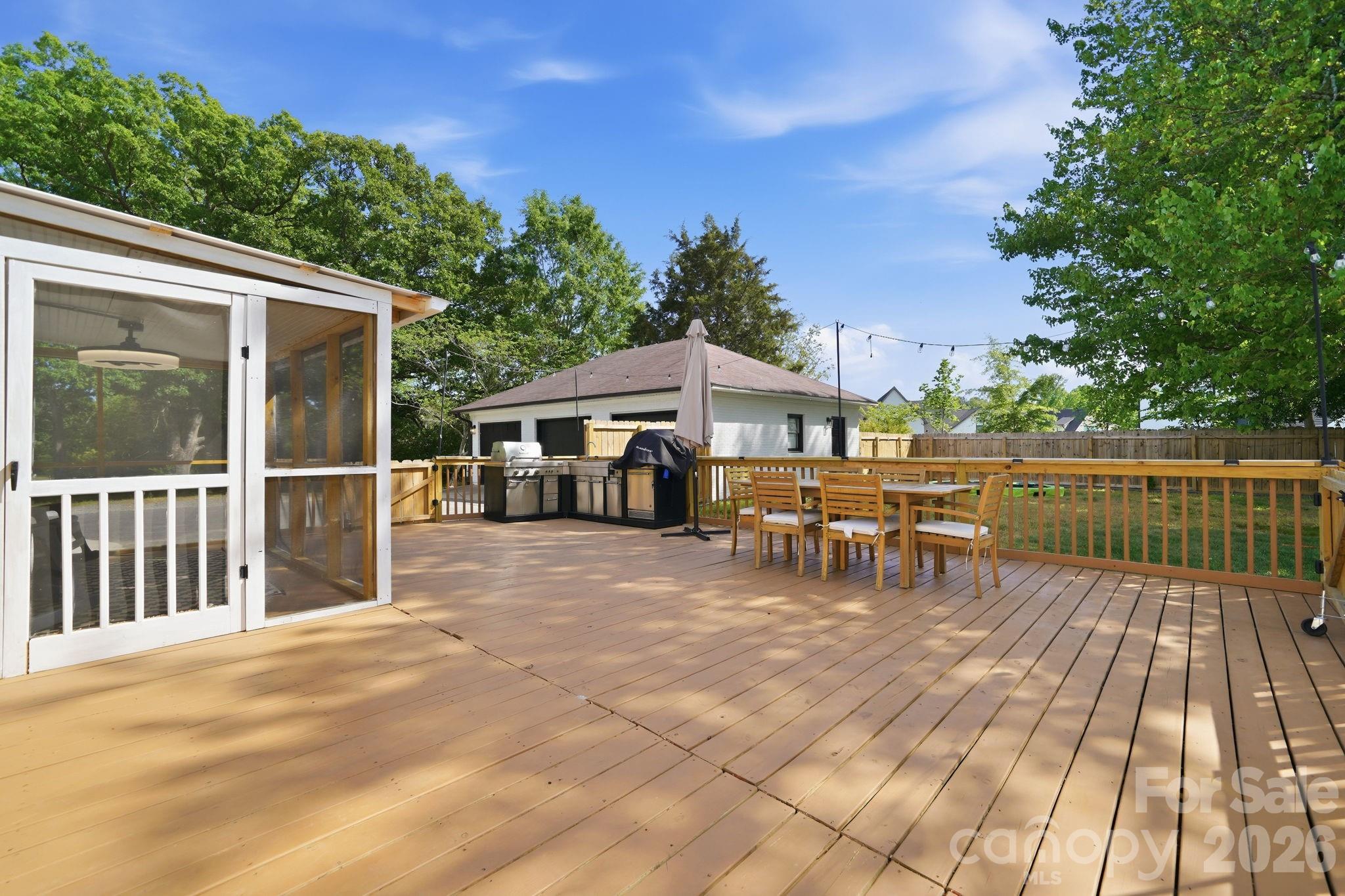 5009 Hemby Road — Matthews